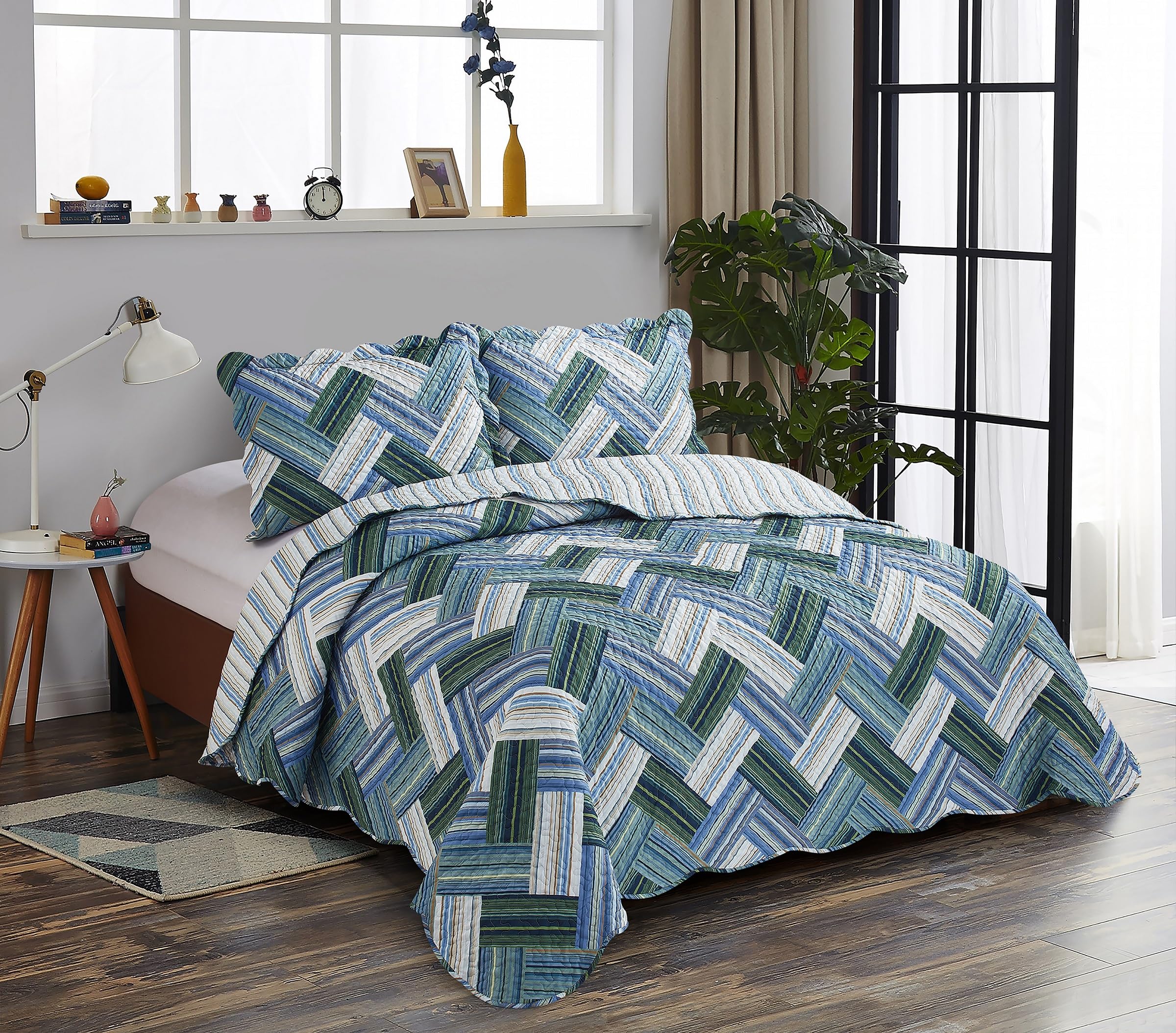 Brilliant Sunshine Teal Herringbone Patchwork, 3-Piece Quilt Set With 2 Shams, Reversible Bedspread, Soft Lightweight Coverlet, All-Season, Full/Queen, Teal