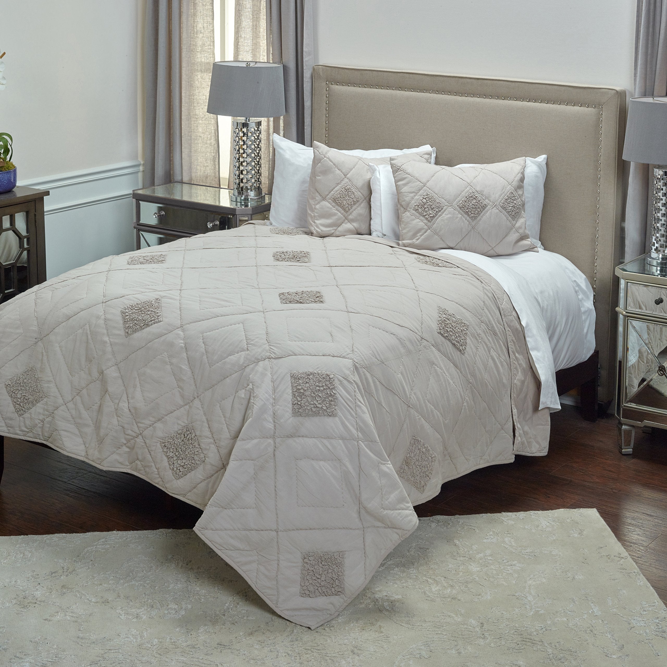 Rizzy Home | BQ4196 | Polyester Quilt | 70"x86" Pink/Brown/Nuetral Diamond Textured