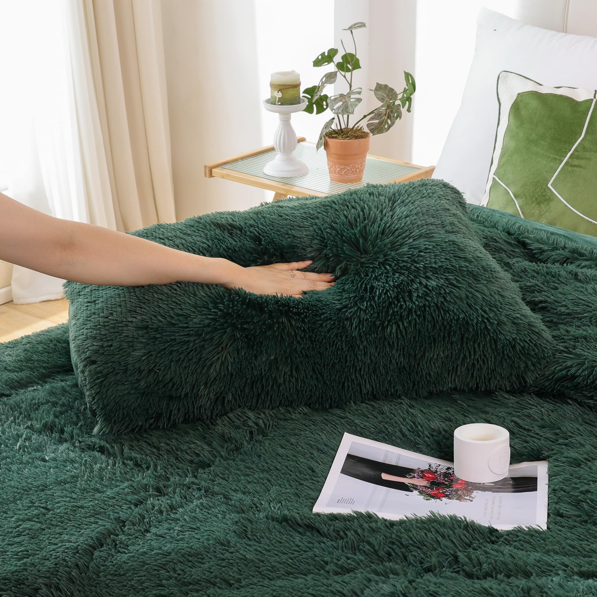Smoofy Faux Fur Emerald Green Comforter Set Queen Size 3Pcs Fluffy Fuzzy Plush Comforter Set Cute Soft Shaggy Velvet Double-Side