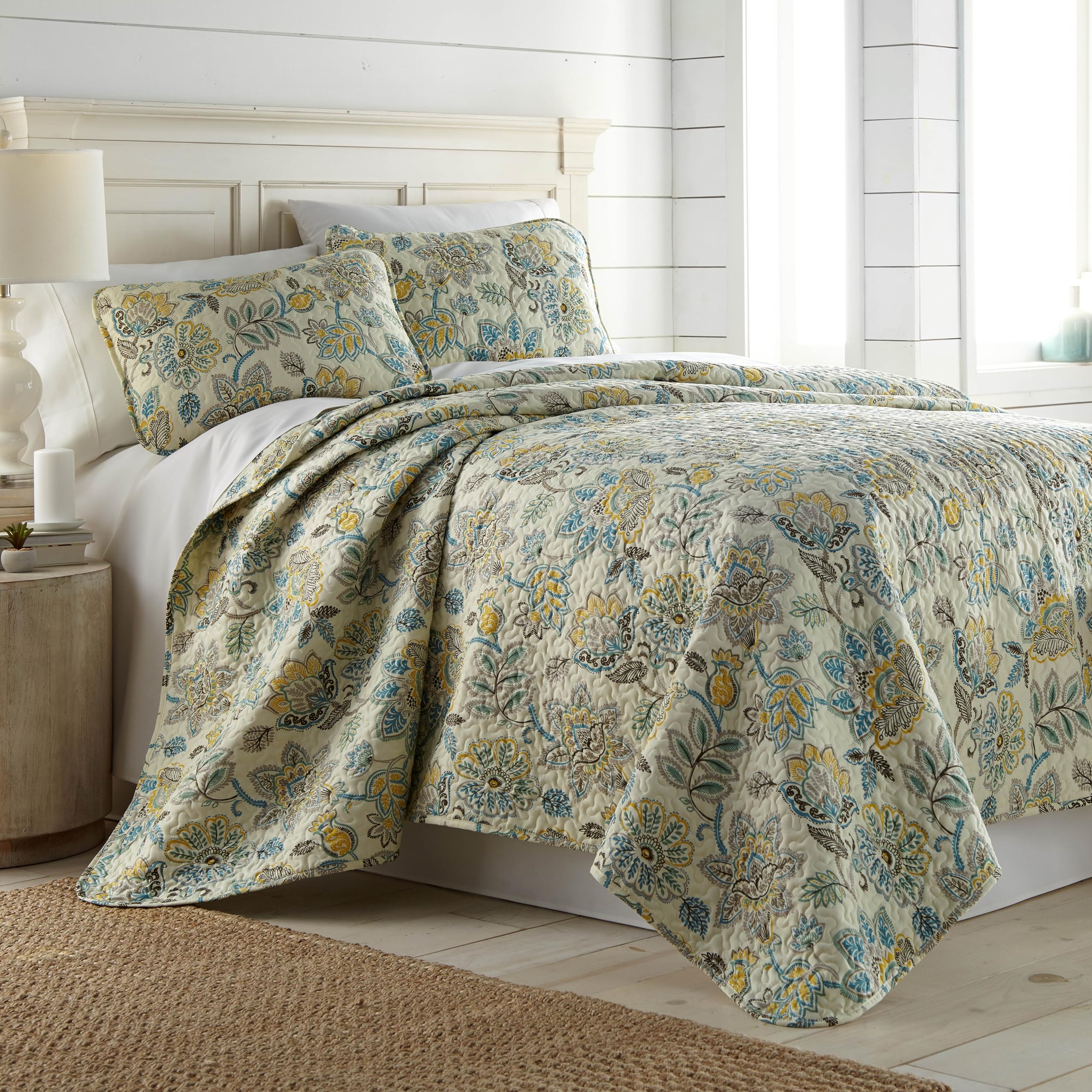Southshore Fine Living, Inc. Oversized Boho Bedding Quilt Set Lightweight, Summer Coverlet Bedspread 2-Piece With One Matching S