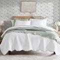 Wdcozy White Queen Size Quilt Bedding Set, Blue Scalloped Farmhouse Country Rustic Lightweight Soft Coverlet For All Season, Cut