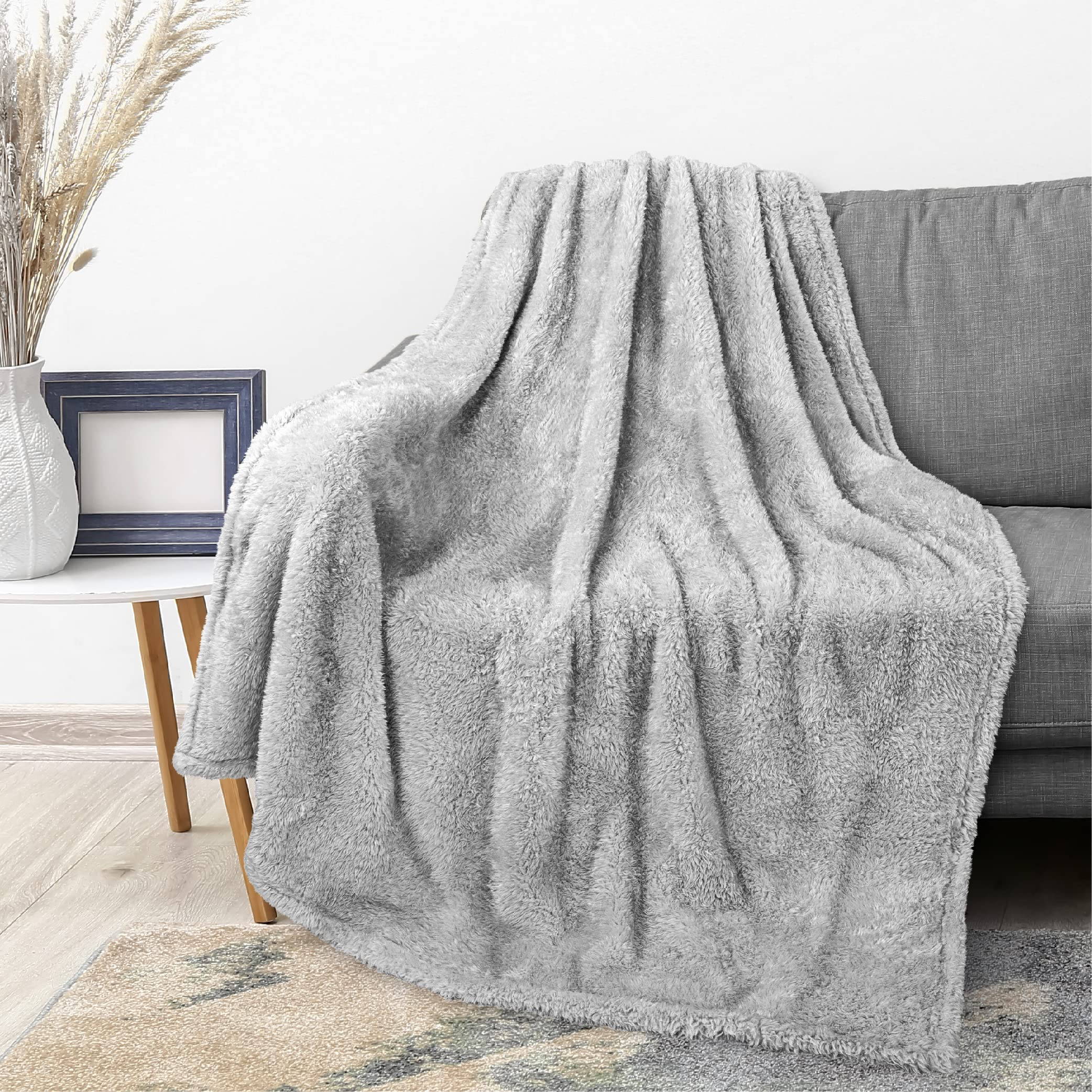 Pavilia Light Grey Plush Throw Blanket For Couch, Sherpa Soft Cozy Blanket And Throw For Sofa Bed, Decorative Fur Fuzzy Warm Fle