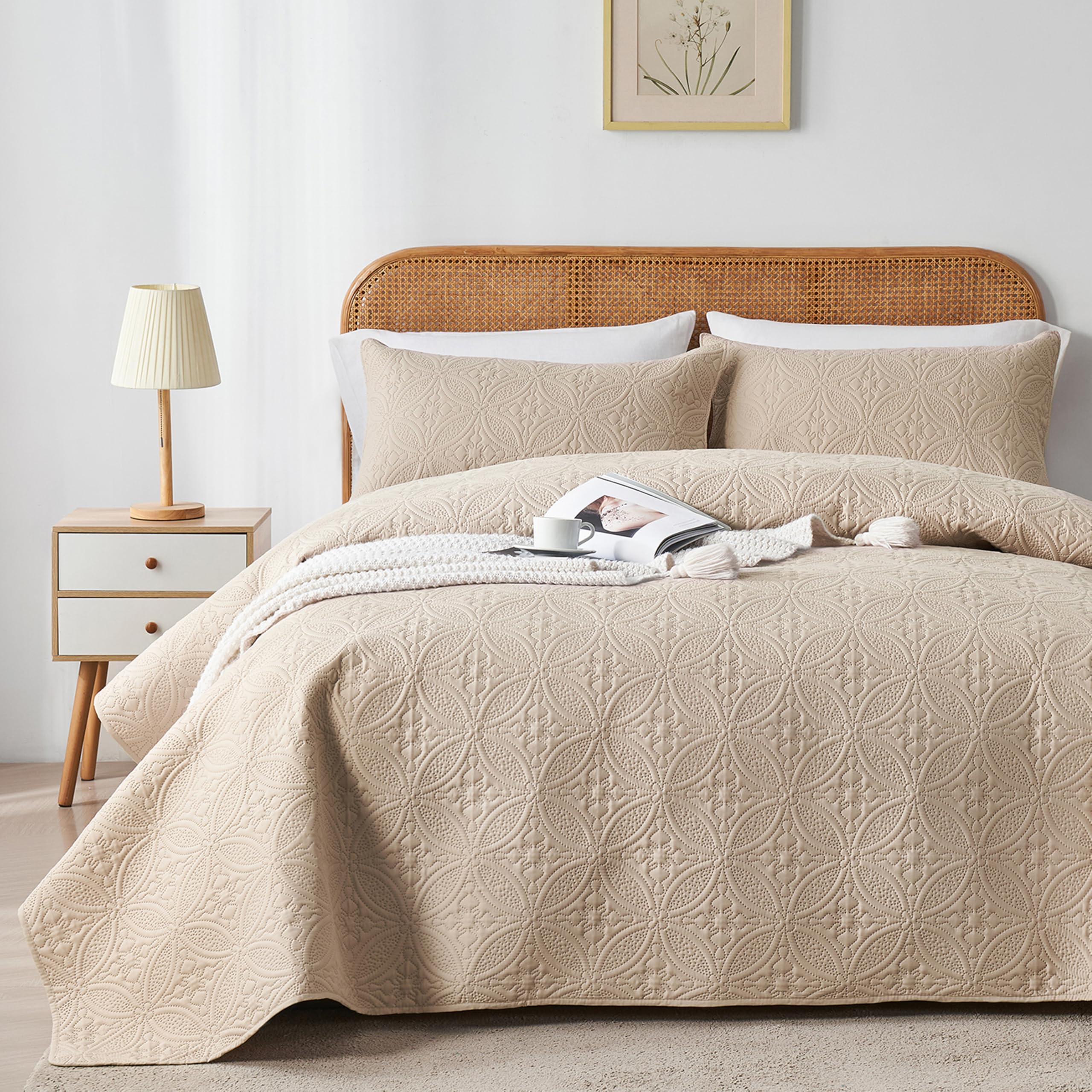 Wuruibo Full/Queen Quilt Set Beige, Microfiber Lightweight Bedspreads, Ultrasonic Embossed Solid Coverlet, Thin Bedding Set For