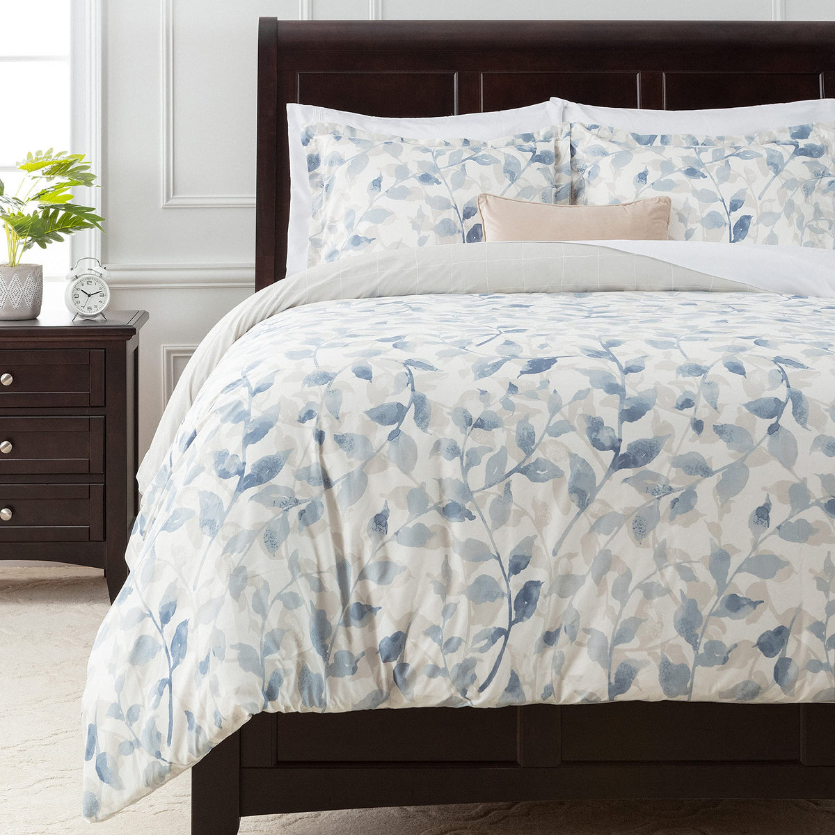 Chanasya Premium Layered Leaf Duvet Cover Set - Duvet Cover (90    X 90   ) & 2 Pillow Shams (20    X 26   ) - 3-Piece Set, Quee