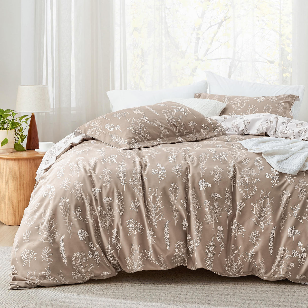 Bedsure Full Comforter Set - Light Taupe Comforter, Cute Floral Bedding Comforter Sets, Gifts For Woman, 3 Pieces, 1 Soft Revers