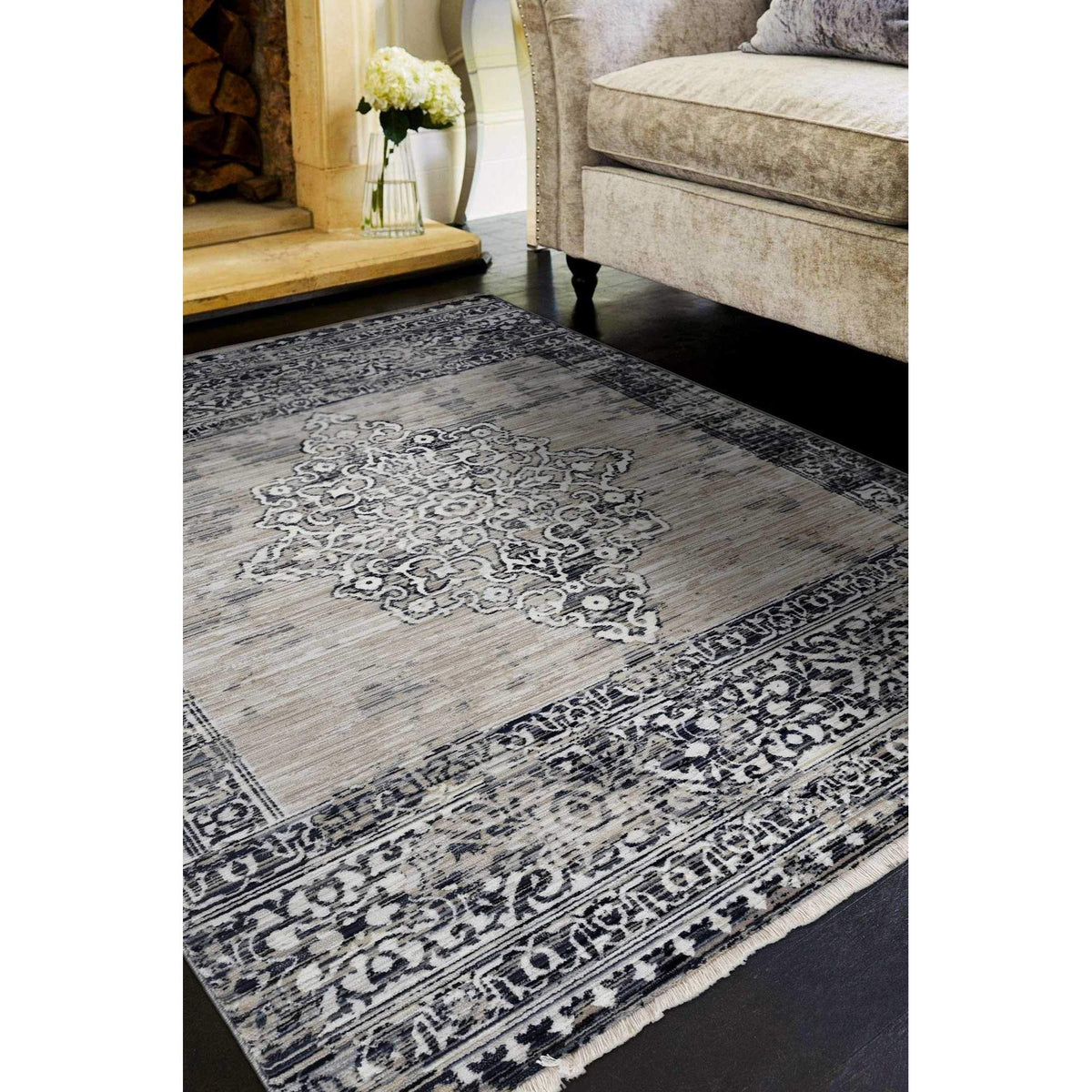HomeRoots Decor 63 X 91 X 0.5 Sandcharcoal Polypropylene Rug