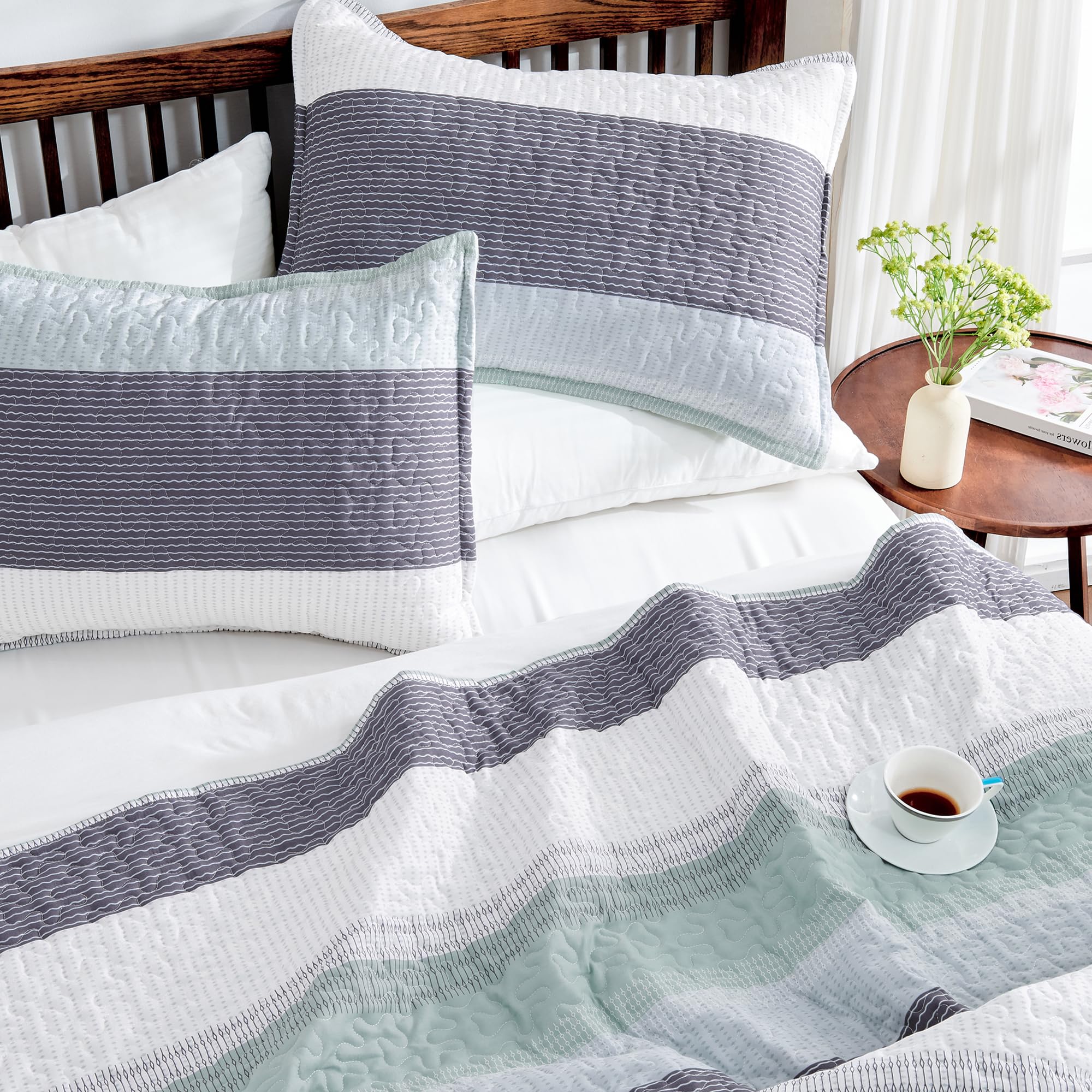 Andency Mint Green Striped Oversized King Quilt Set, 3 Pieces (1 Quilt And 2 Pillowcases) Patchwork Bedspread Coverlet Set, Soft Lightweight Quilted Bedding Set(128X120Inch