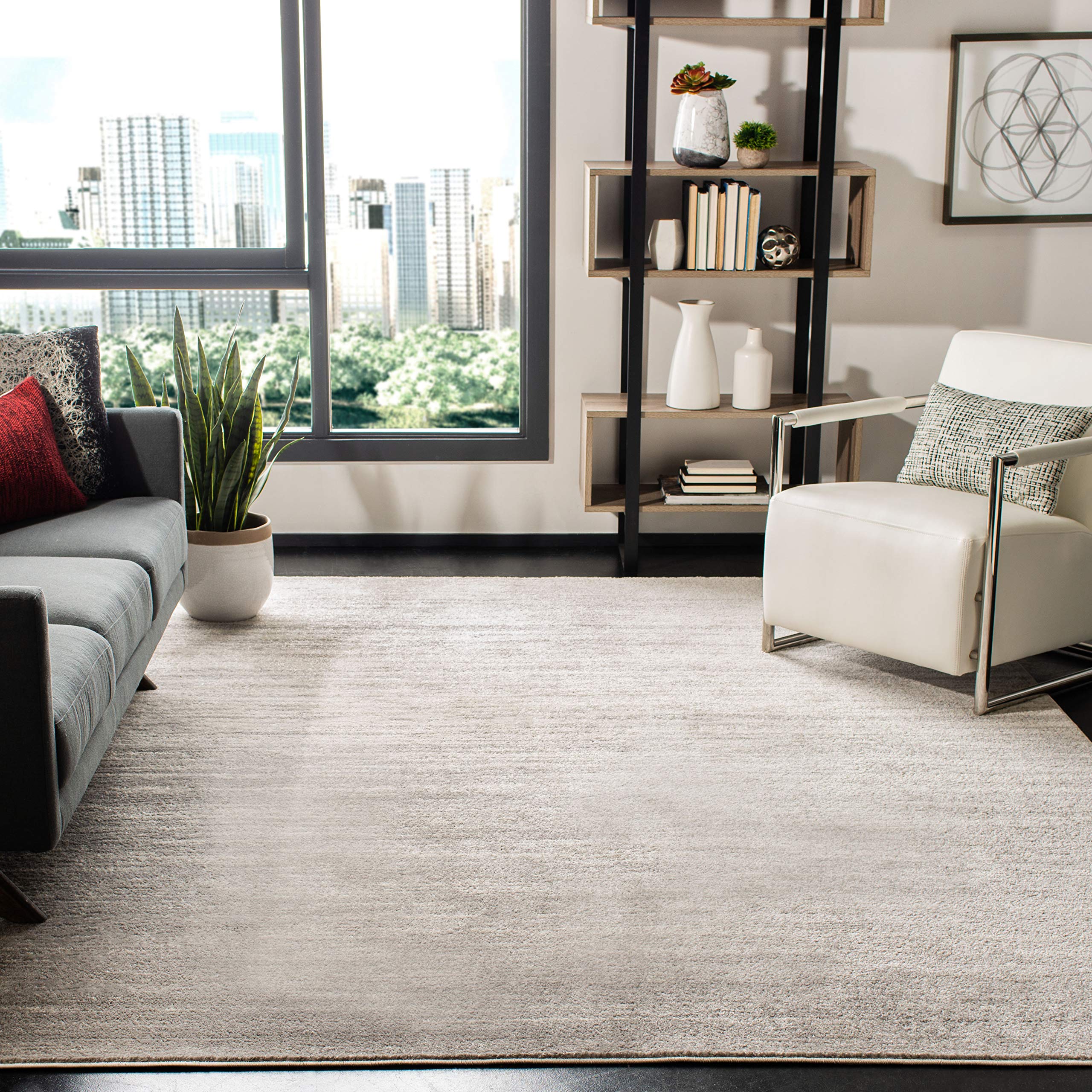 SAFAVIEH Adirondack Collection Area Rug - 6 x 9, Ivory & Silver, Modern Ombre Design, Non-Shedding & Easy Care, Ideal for High