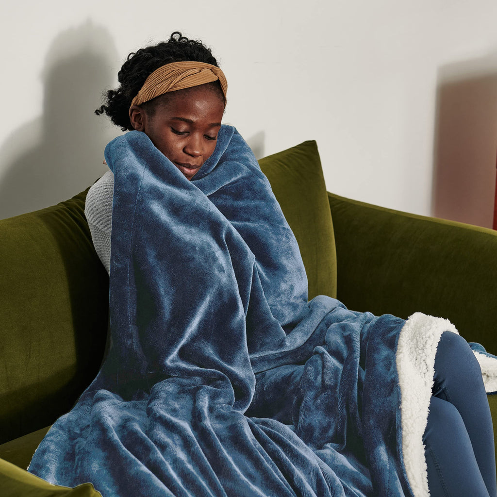 Bedsure Sherpa Fleece Throw Blanket For Couch - Thick And Warm Blanket For Winter, Soft Fuzzy Plush Throw Blanket For All Season