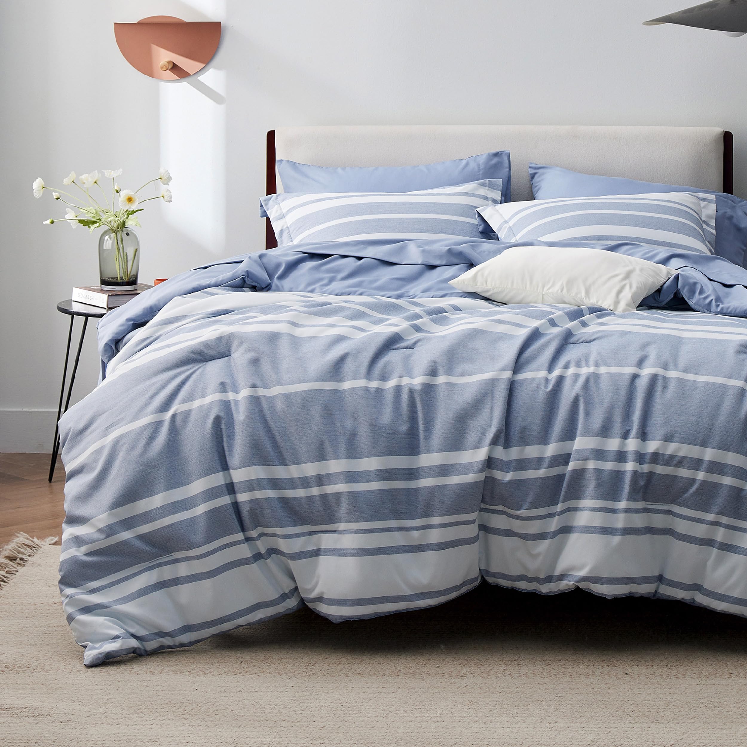 Bedsure Bed In A Bag King Size 7-Piece Blue White Striped Bedding Comforter Sets All Season Bed Set, 2 Pillow Shams, Flat Sheet, Fitted Sheet And 2 Pillowcases