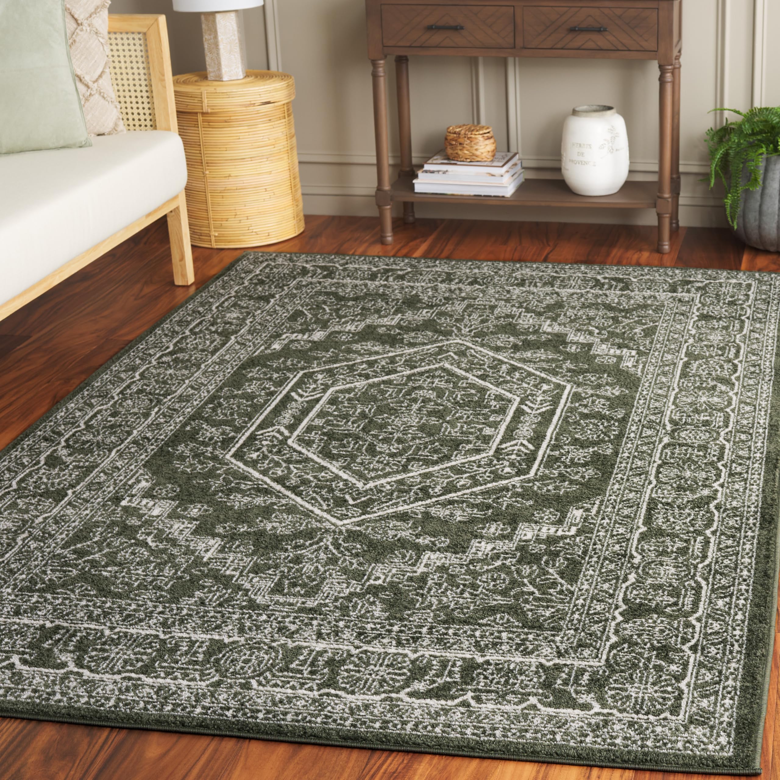 SAFAVIEH Adirondack Collection Area Rug - 51 x 76, Dark Green & Ivory, Oriental Medallion Design, Non-Shedding & Easy Care, Id