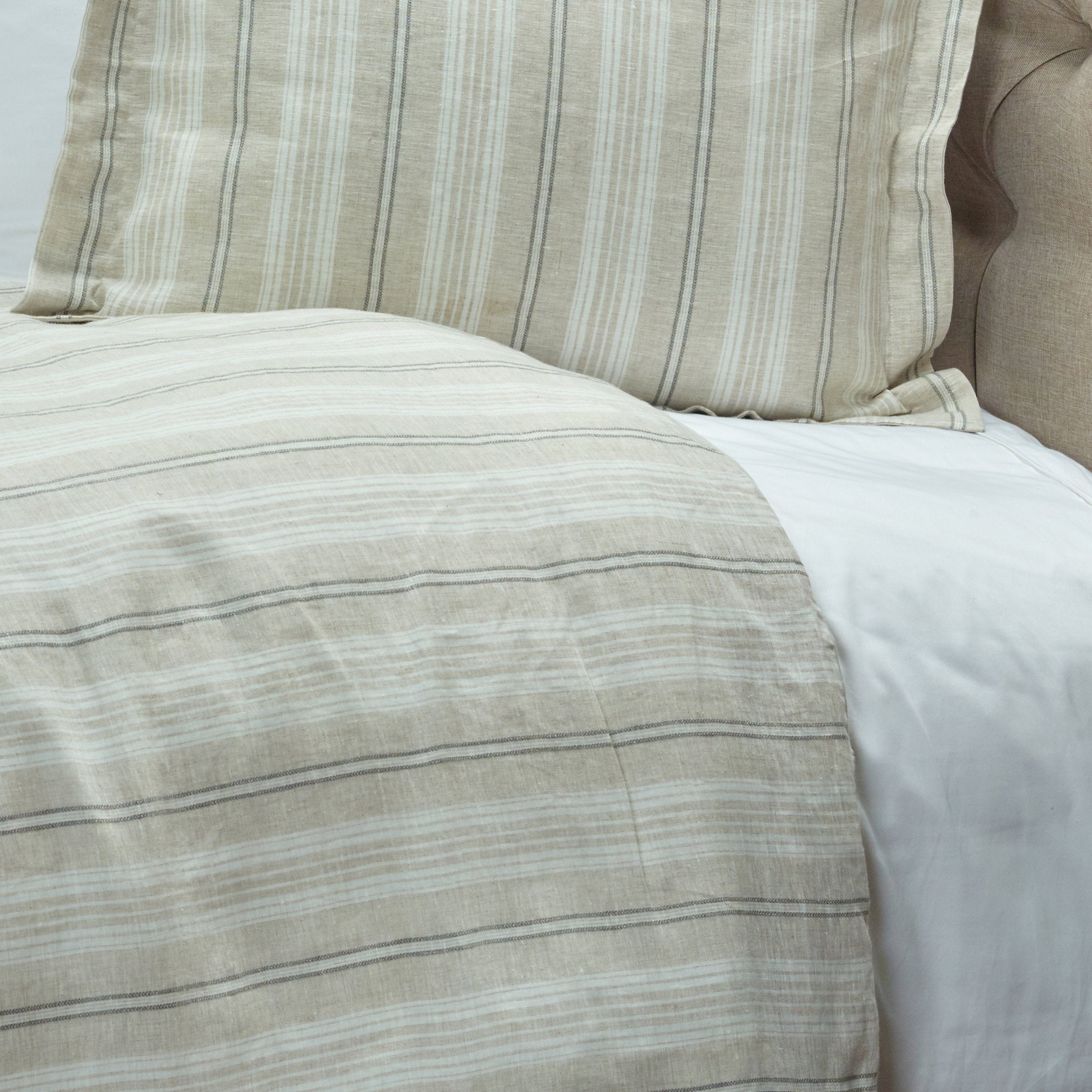 Rizzy Home | BT3012 | Standard Sham | 20"x26" Brown/White/Gray Stripe