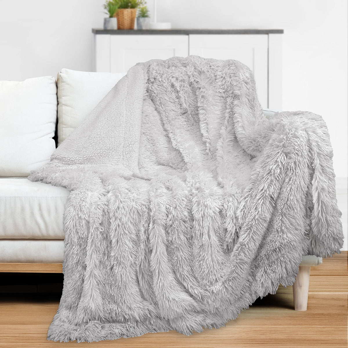 Pavilia Soft Fluffy Faux Fur Throw Blanket, Light Grey Silver, Shaggy Furry Warm Sherpa Blanket Fleece Throw For Bed, Sofa, Couc