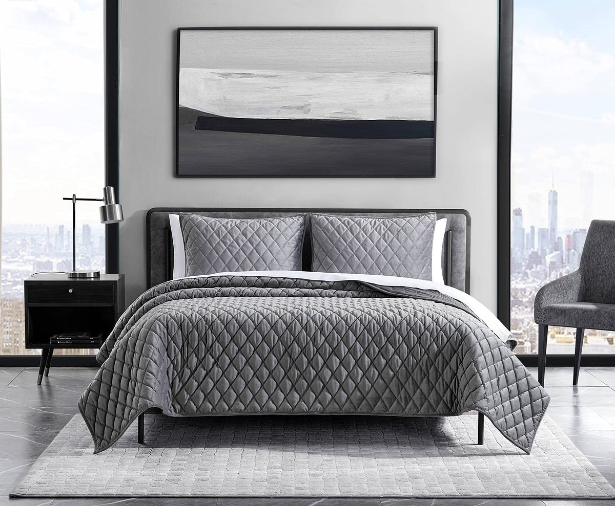 Vera Wang - Queen Quilt Set, Super Soft Bedding Set With Matching Shams, Modern Room Essentials (Diamond Velvet Charcoal Grey, Q