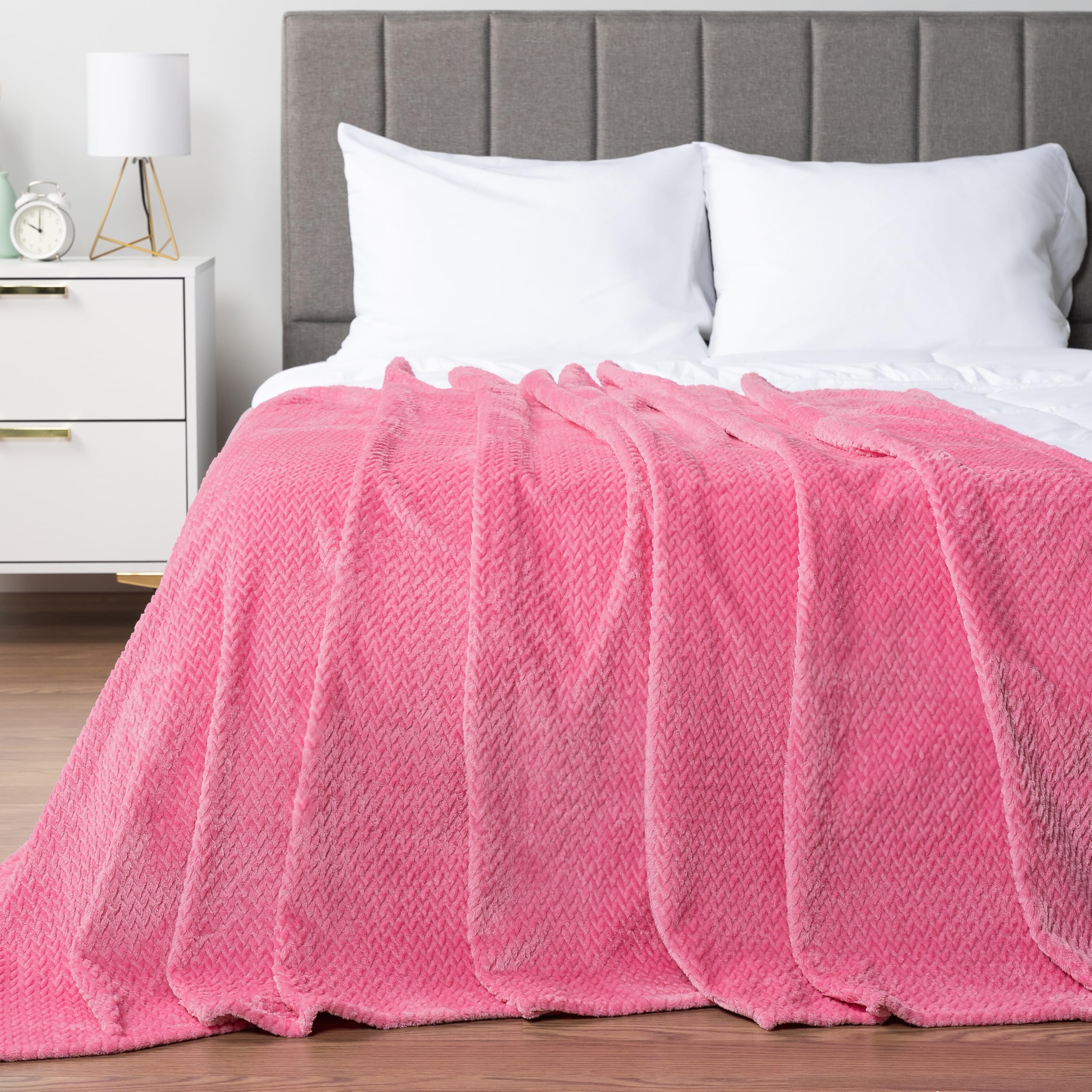 Pavilia Soft Fleece Hot Pink Throw Blanket For Couch, Lightweight Plush Warm Blankets For Bed, Fuzzy Cozy Flannel Blanket Throw