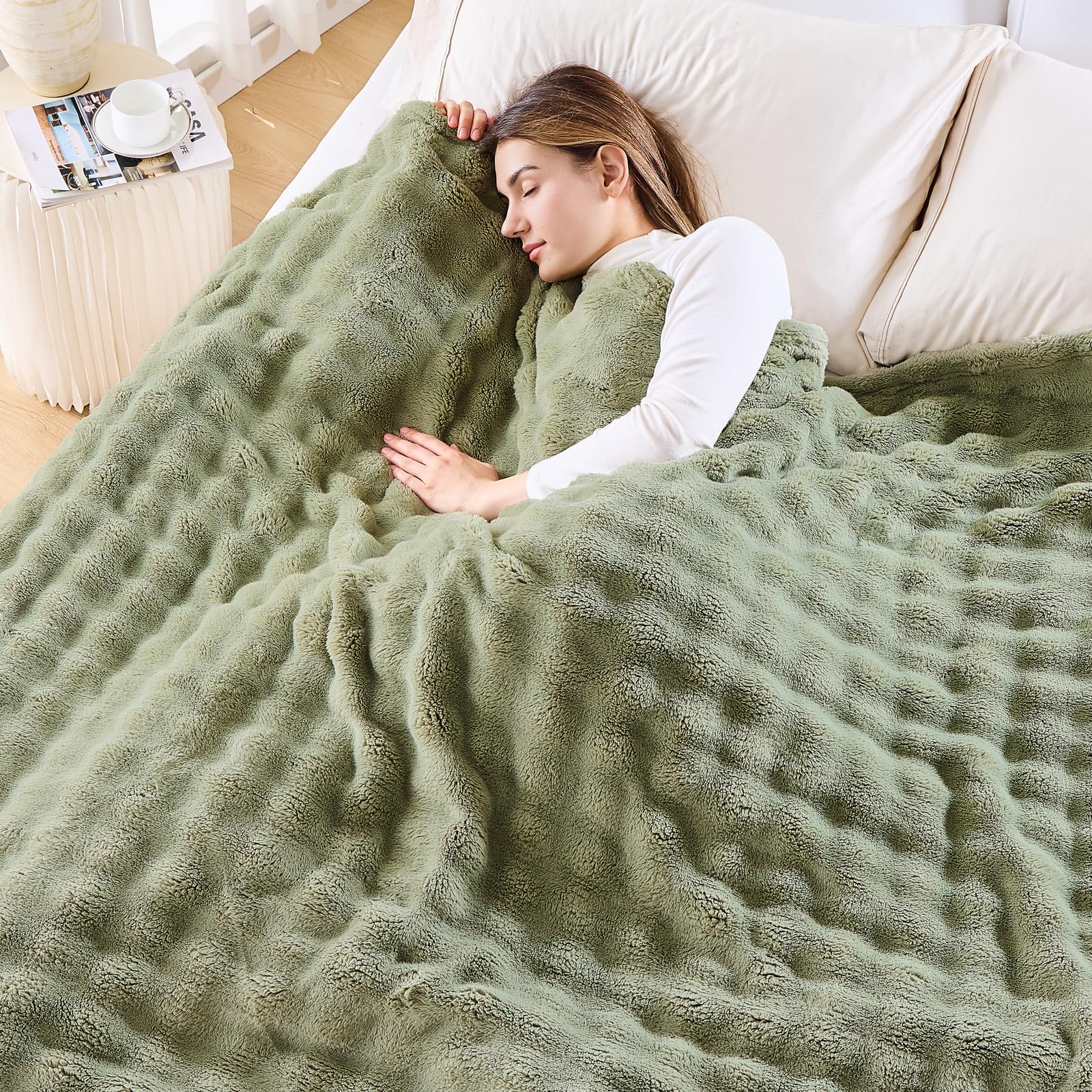 Newcosplay Queen Blanket For Couch Sage Green Super Soft Flannel Fleece 3D Bubble Lightweight Bed Blanket All Season Use (Sage G