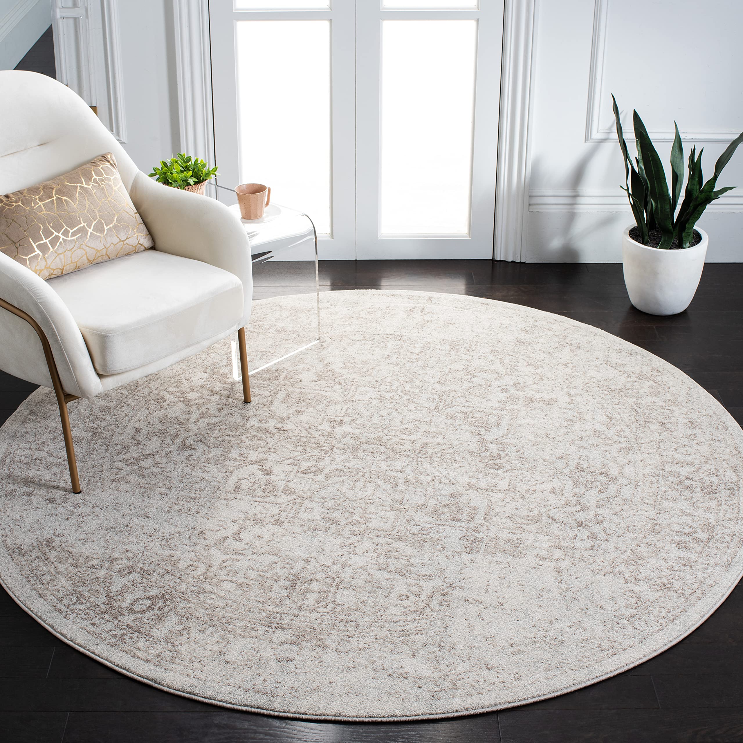 SAFAVIEH Evoke Collection Area Rug - 3 Round, Ivory & Taupe, Oriental Distressed Design, Non-Shedding & Easy Care, Ideal for Hi