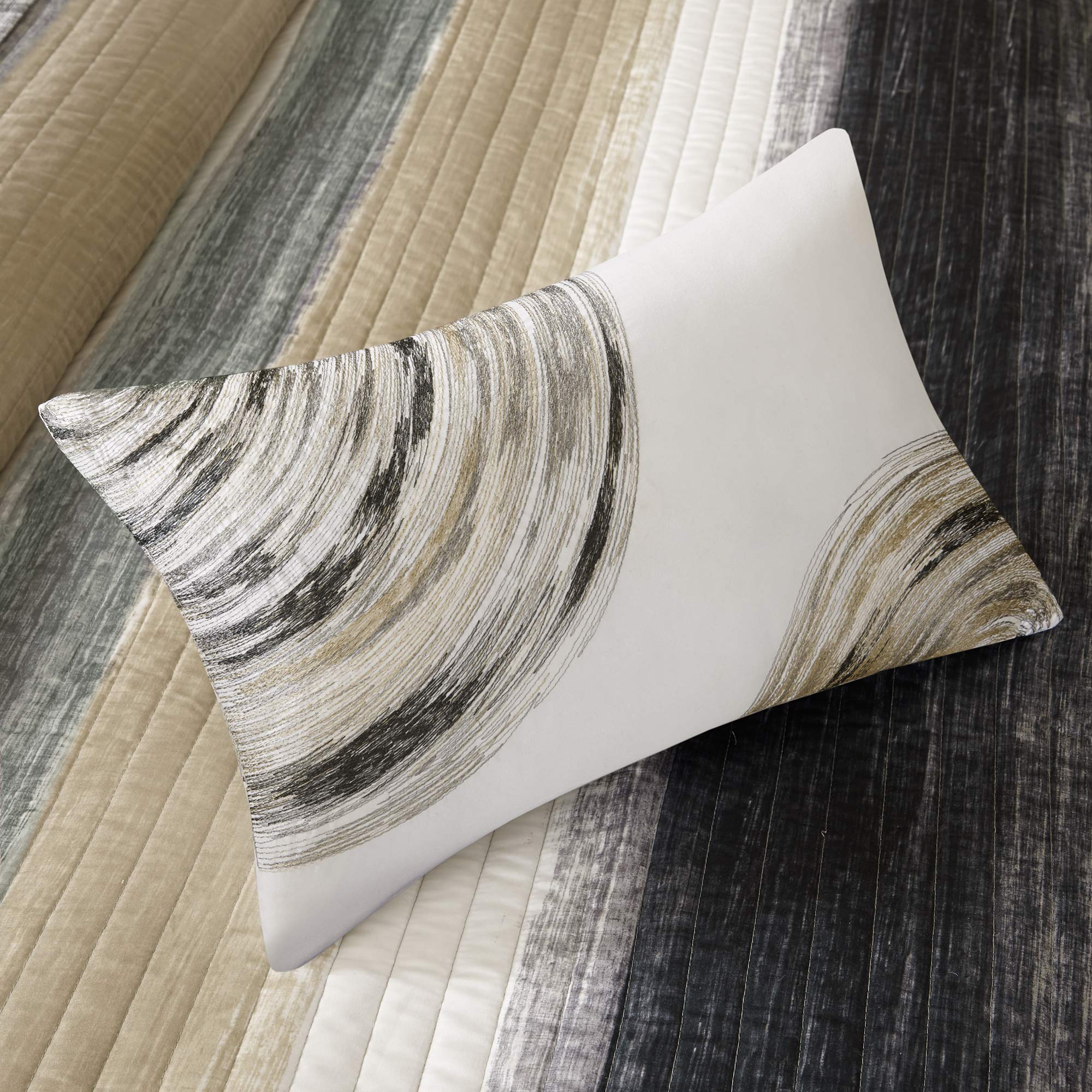 Madison Park Essentials Saben Cozy Bed In A Bag Reversible Quilt With Complete Cotton Sheet Set-Geometric Design All Season Cover, Decorative Pillow, King(104'X92'), Stripes Taupe 8 Piece