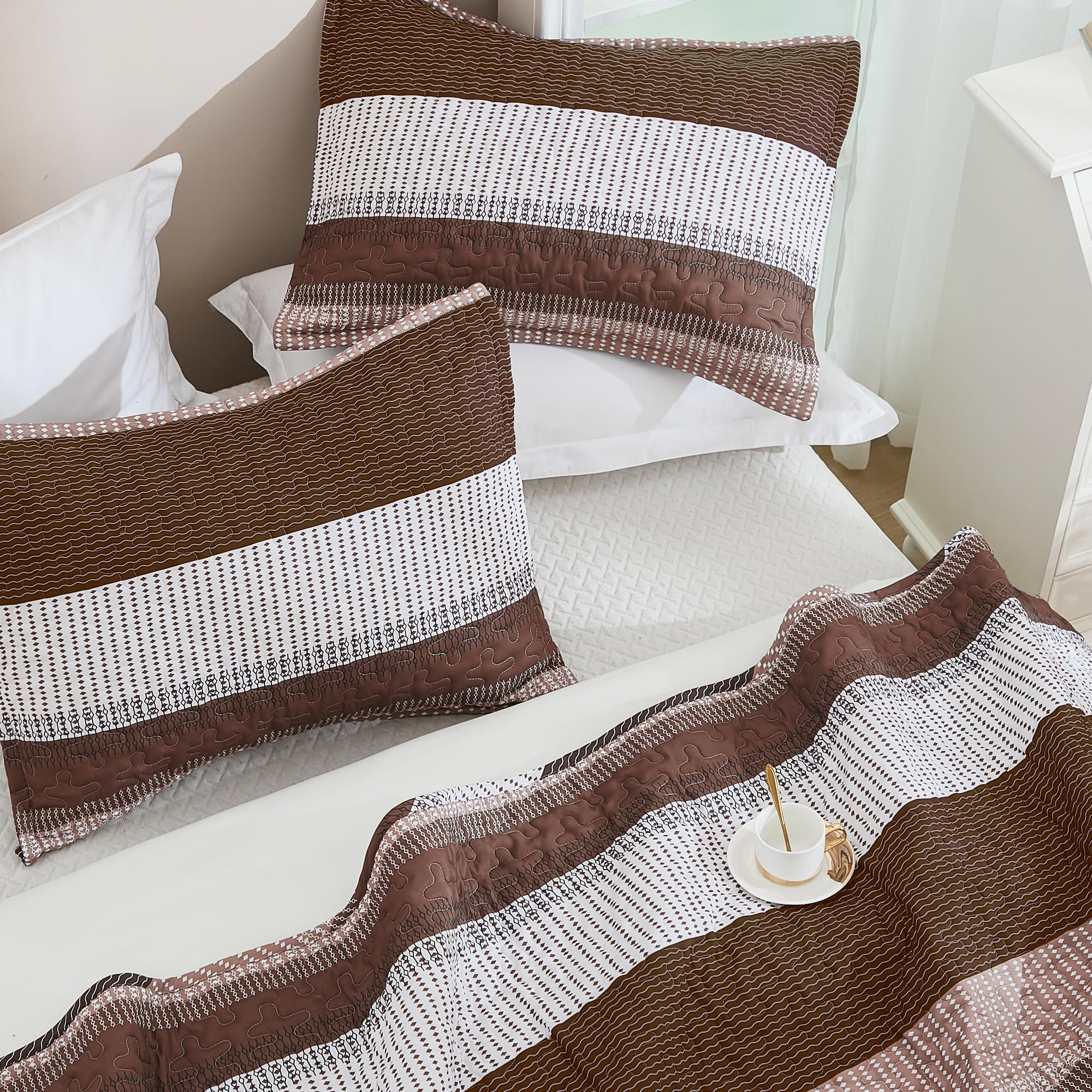 Andency King Size Quilt Set Brown, 3 Pieces Coffee Ultra Soft Lightweight Bedspreads & Coverlets Set, Patchwork Striped Quilted Bedding Sets For All Seasons (1 Quilt, 2 Pillow Shams)