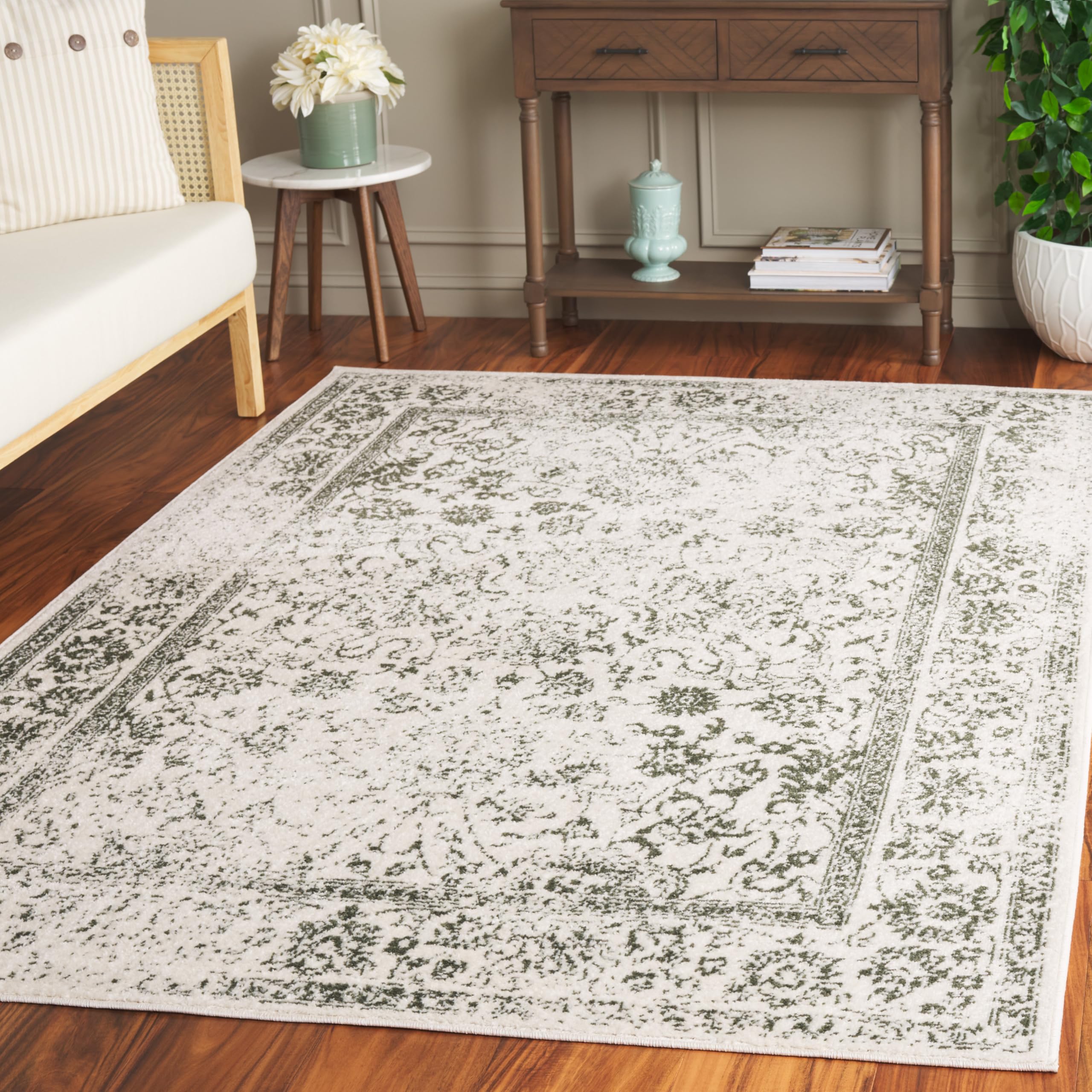 SAFAVIEH Adirondack Collection Area Rug - 51 x 76, Ivory & Dark Green, Oriental Design, Non-Shedding & Easy Care, Ideal for Hi