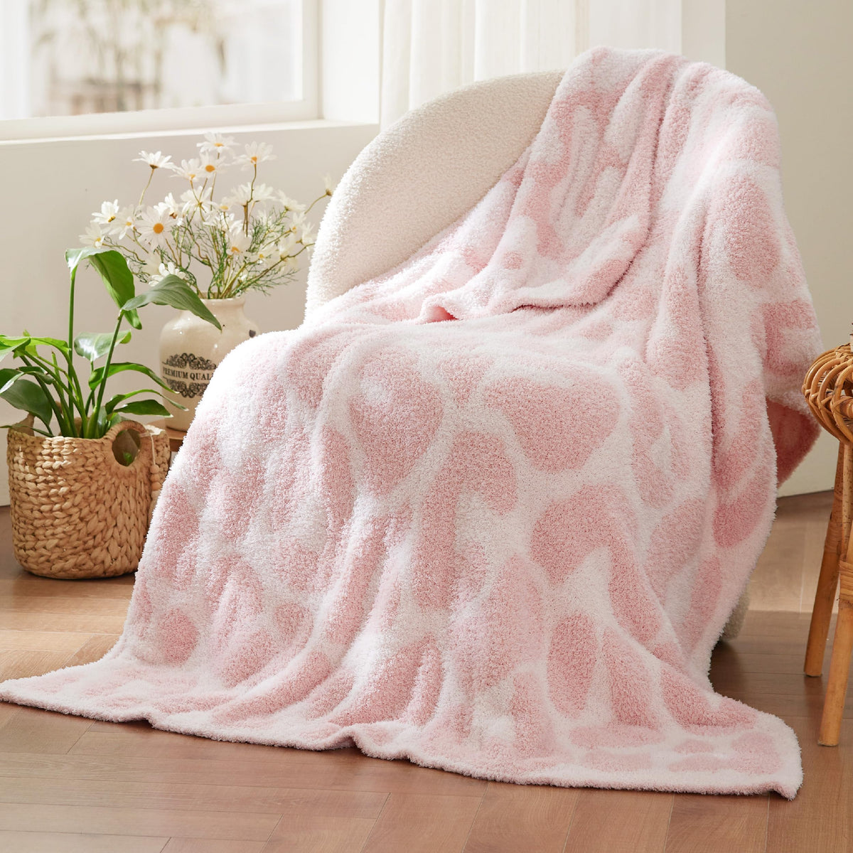Bedsure Super Soft Knit Twin Blanket - Warm Cozy Reversible Checkerboard Pink Blanket, Fluffy Fuzzy Plush Lightweight Print Blan