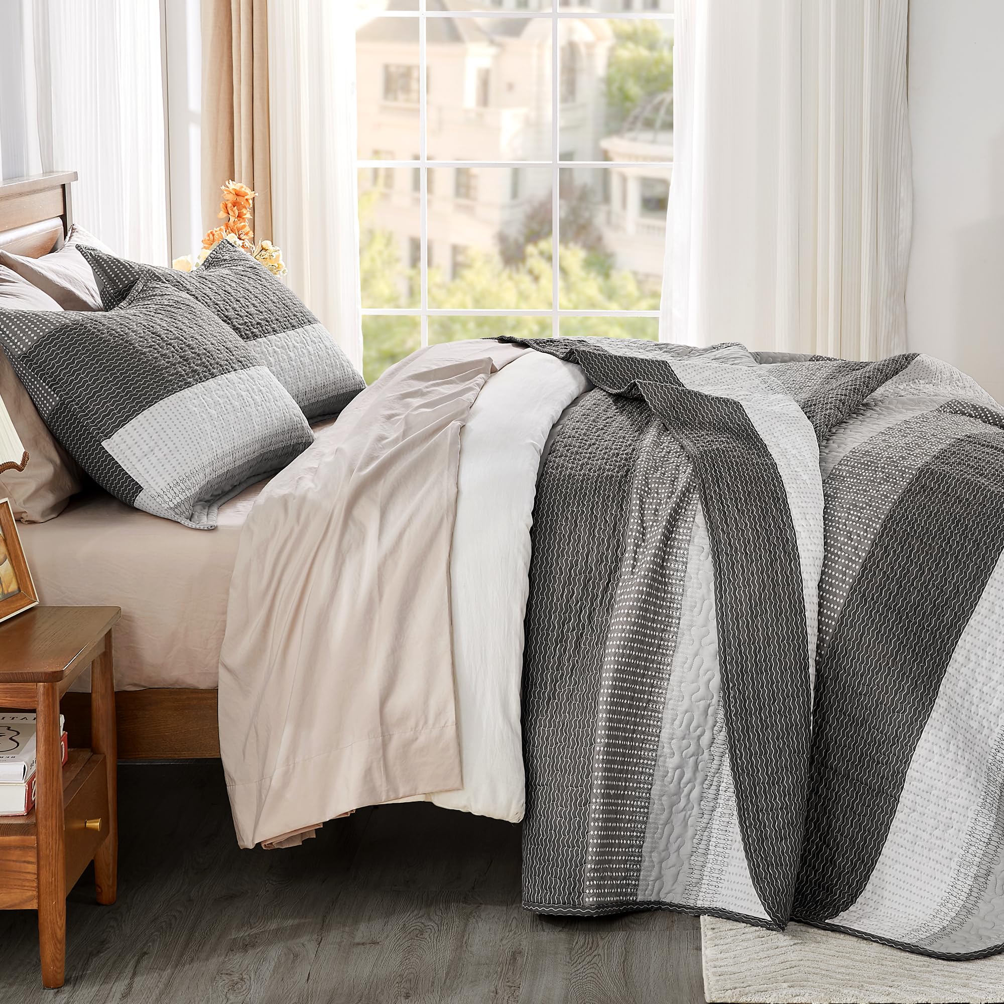Andency King Size Quilt Set Dark Grey, 3 Pieces Summer Ultra Soft Lightweight Bedspreads & Coverlets Set, Patchwork Striped Quilted Bedding Sets For All Seasons (1 Quilt, 2 Pillow Shams)