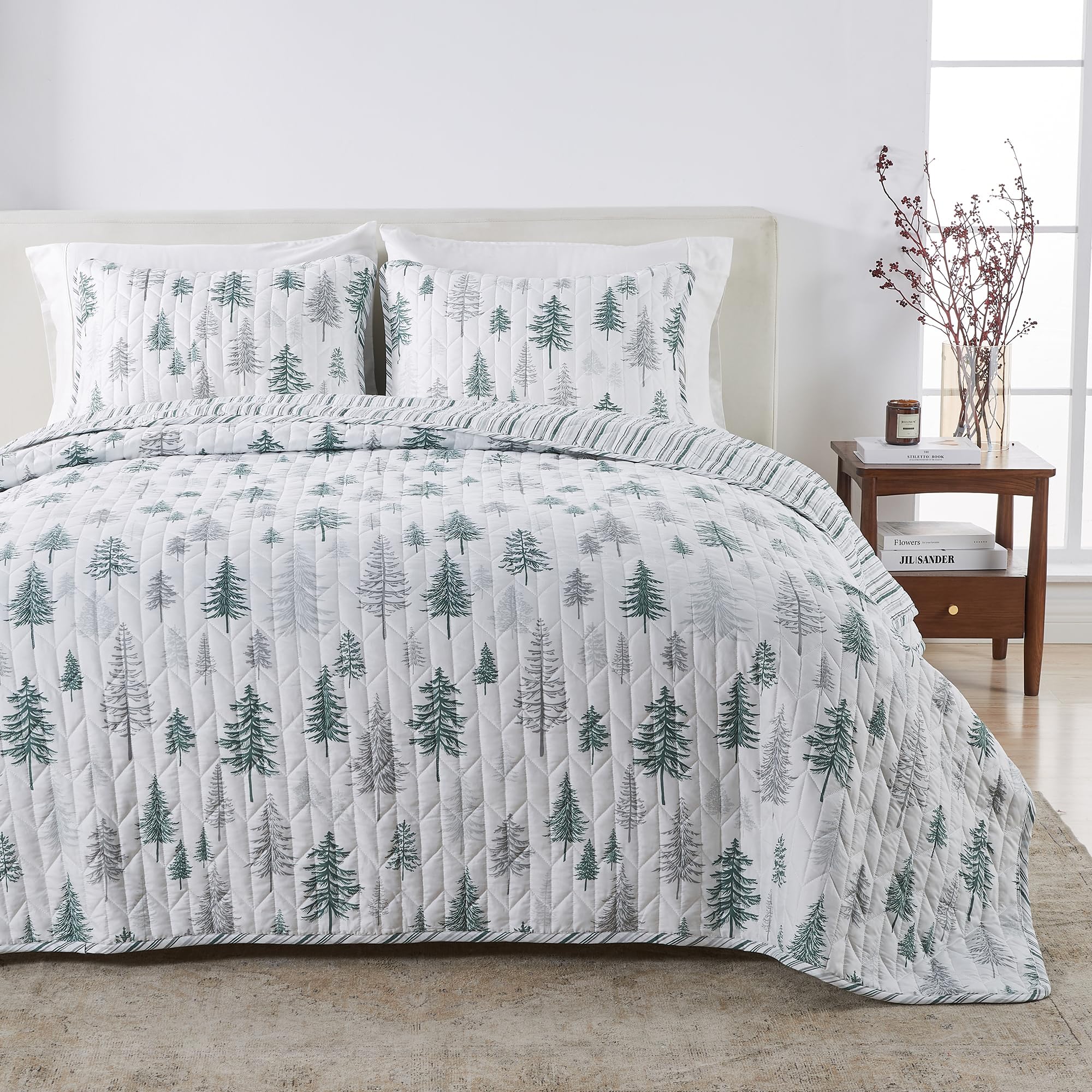 Rustic Cabin King Size Quilt Set With Shams - All-Season, Lightweight, Reversible Bedspread - Lodge-Themed Summer Bedding Sets (