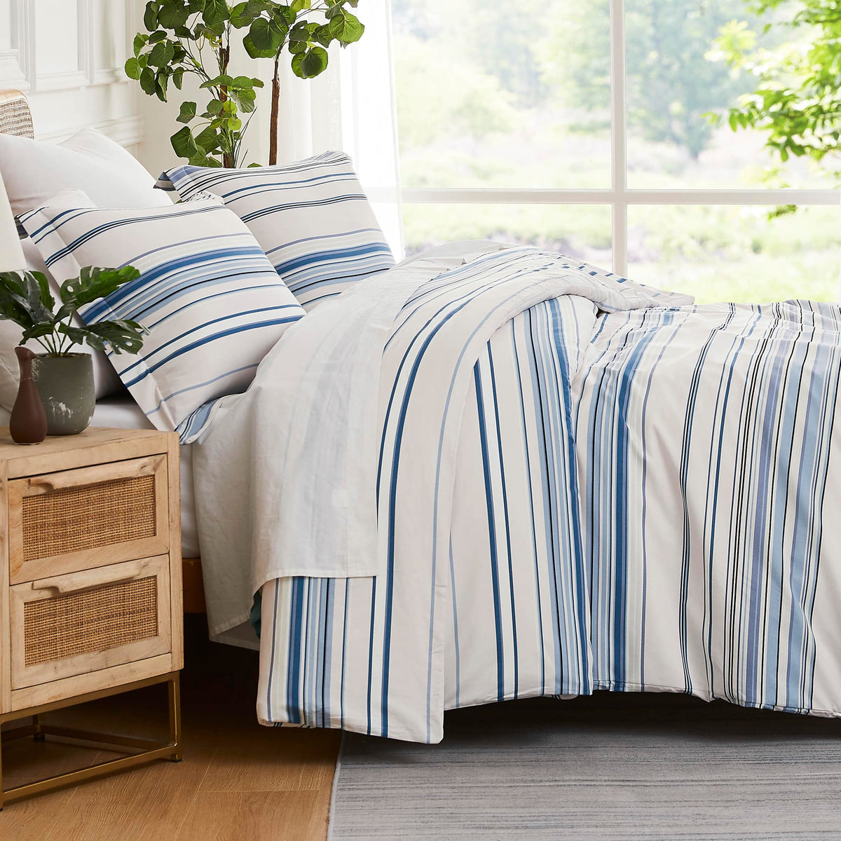 Southshore Fine Living, Inc. Striped Duvet Cover Twin/Twin XL Set - Premium Quality Microfiber Twin Size Coastal Bedding Set, Ea