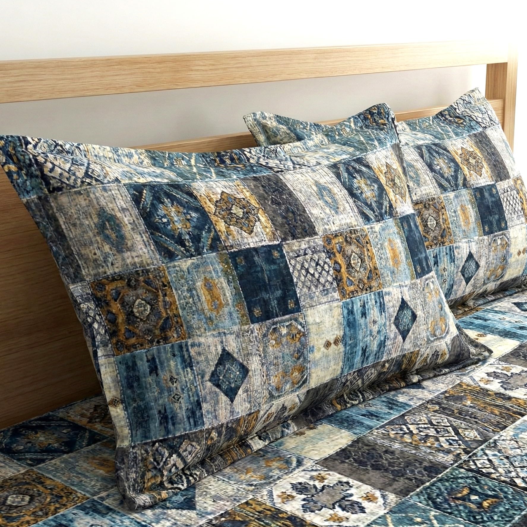 Home Sizzler 210 Tc Microfibre Geometric Tile Print Double Fitted Bedsheet (72X78 Inch) With 2 King Size Pillow Covers