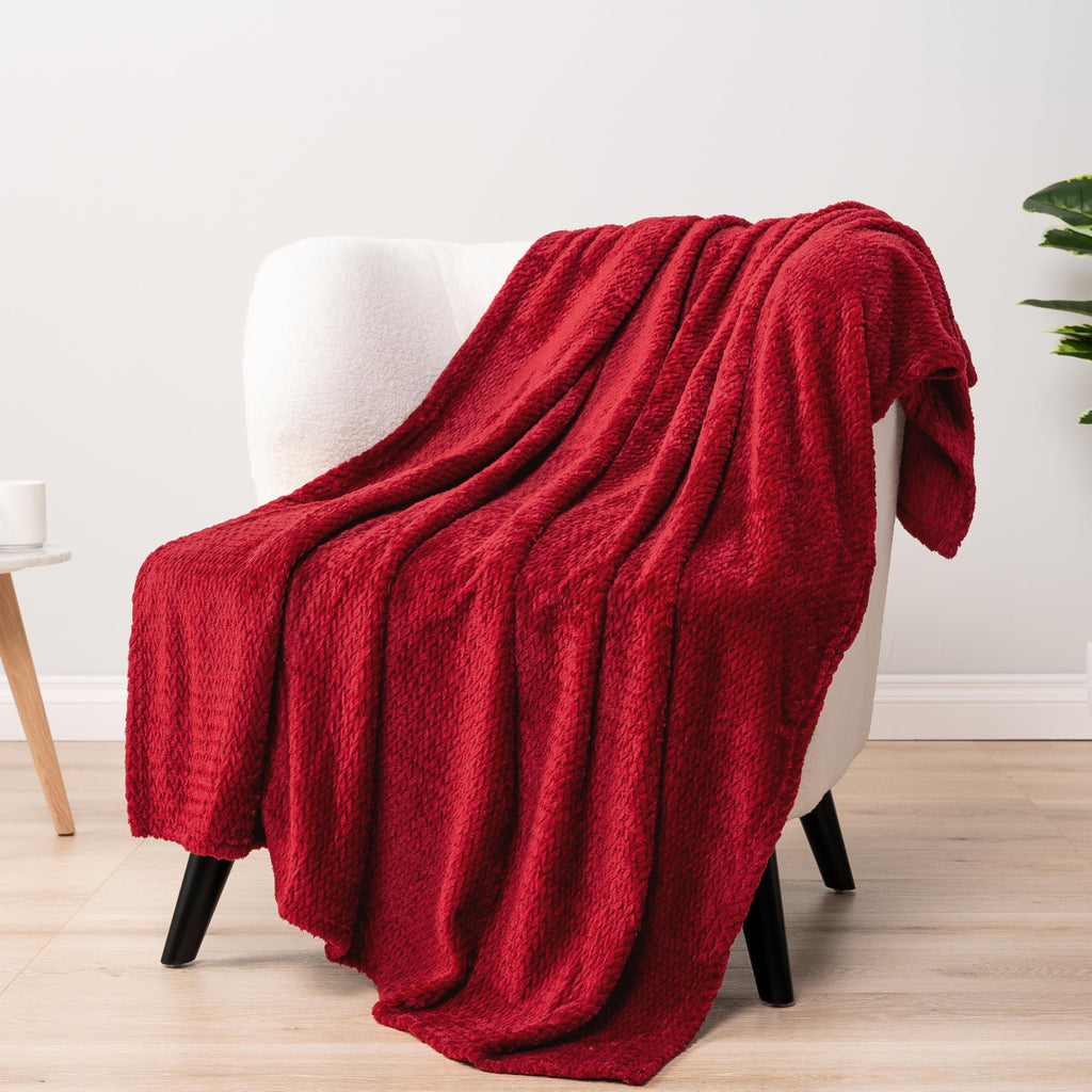 Pavilia Soft Fleece Burgundy Dark Red Throw Blanket For Couch, Lightweight Plush Warm Blankets For Bed, Fuzzy Cozy Flannel Blank