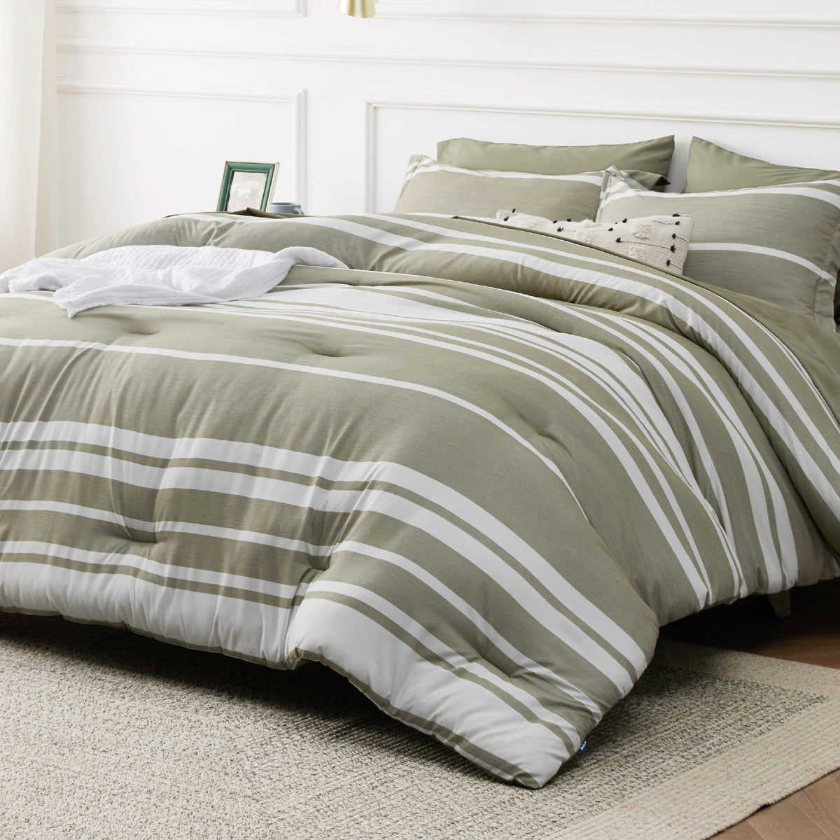 Bedsure Bed In A Bag Queen 7 Pieces, Olive Green White Striped Bedding Comforter Sets All Season Bed Set, 2 Pillow Shams, Flat S