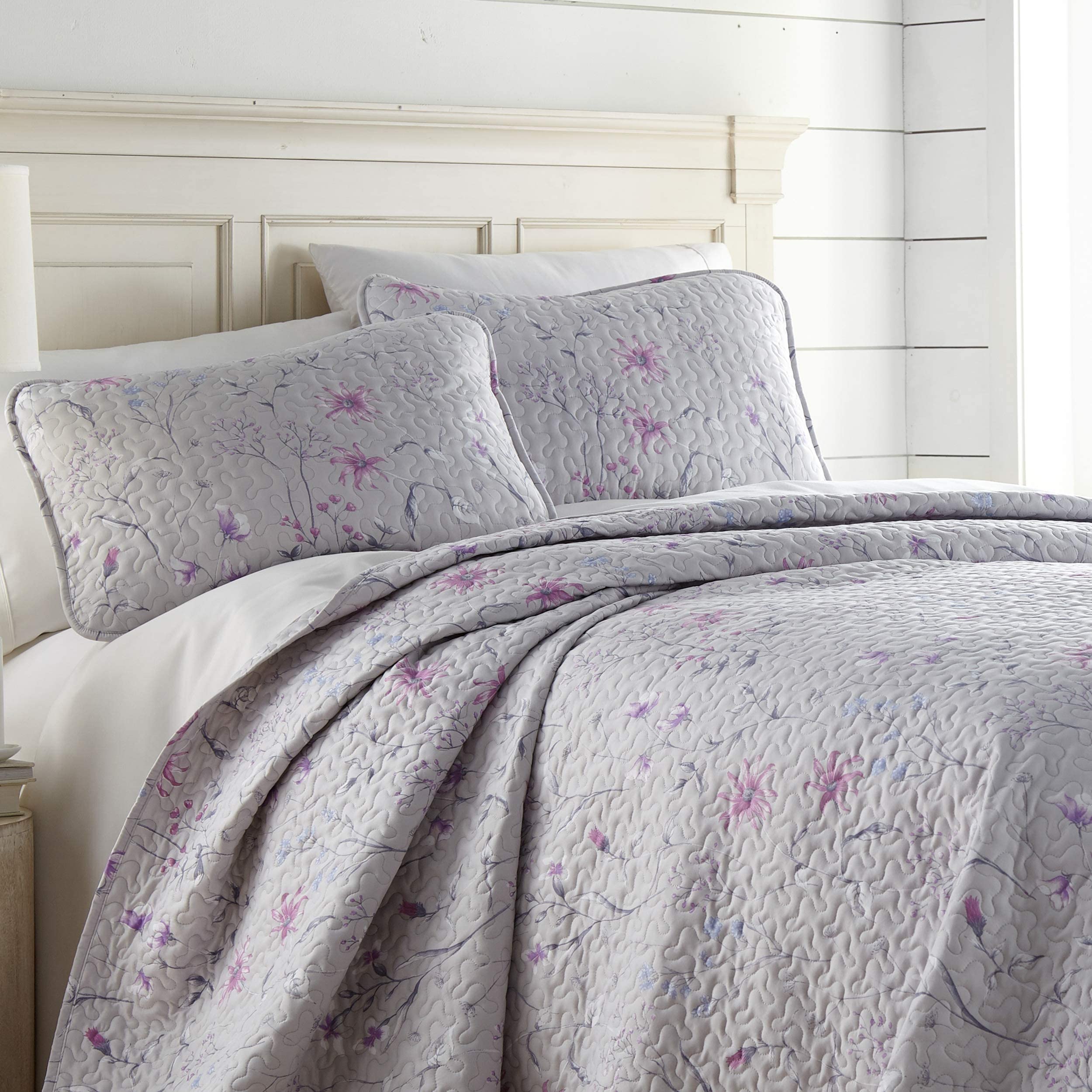 Southshore Fine Living, Inc. Oversized Quilt Set, Coverlet Bedspread 3-Piece Floral Bedding Set With Two Matching Shams (108 In