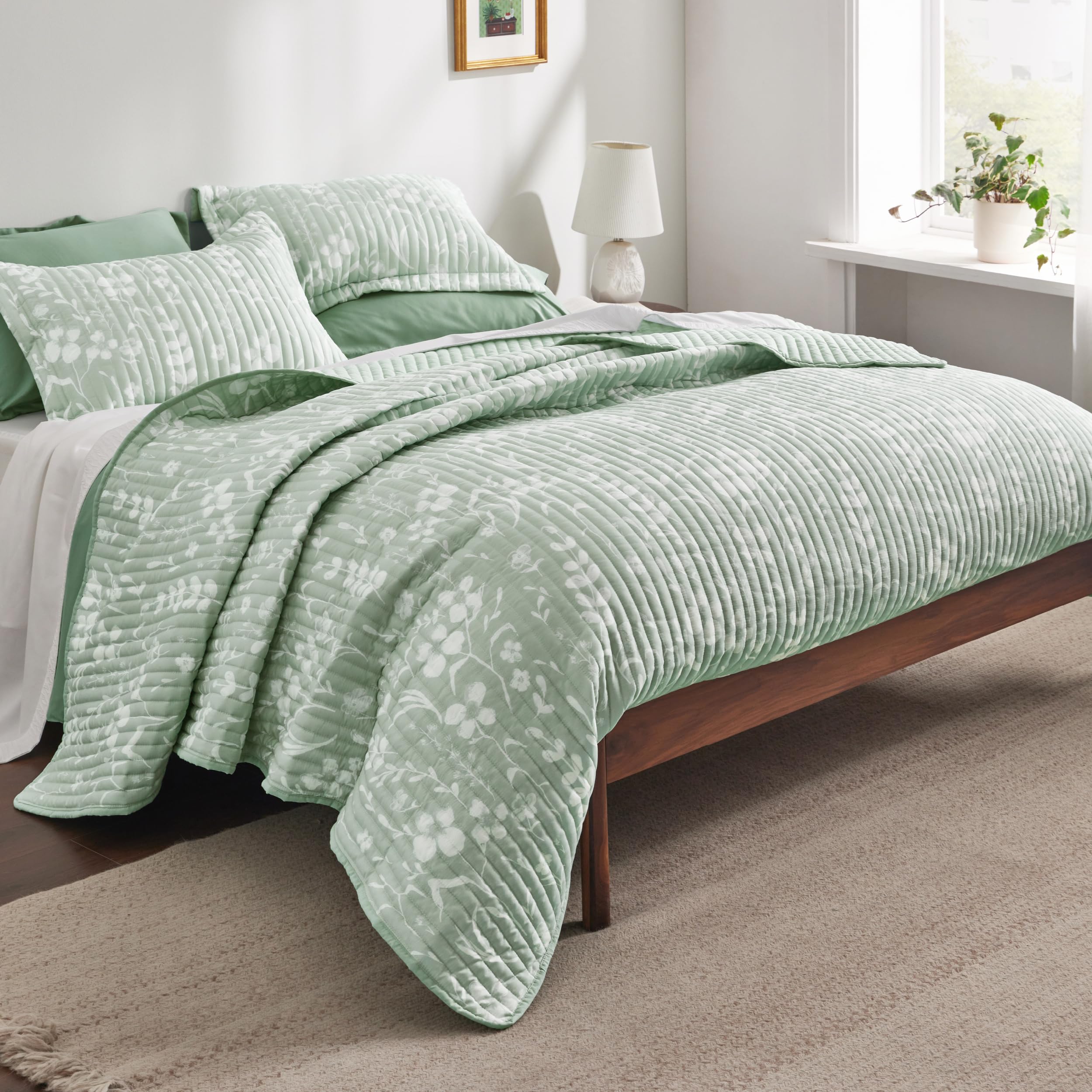Bedsure Floral Quilt Set Queen - Reversible Mint Green Botanical Quilt Bedding Set, 3 Pieces Lightweight Bedspread, Soft Microfi