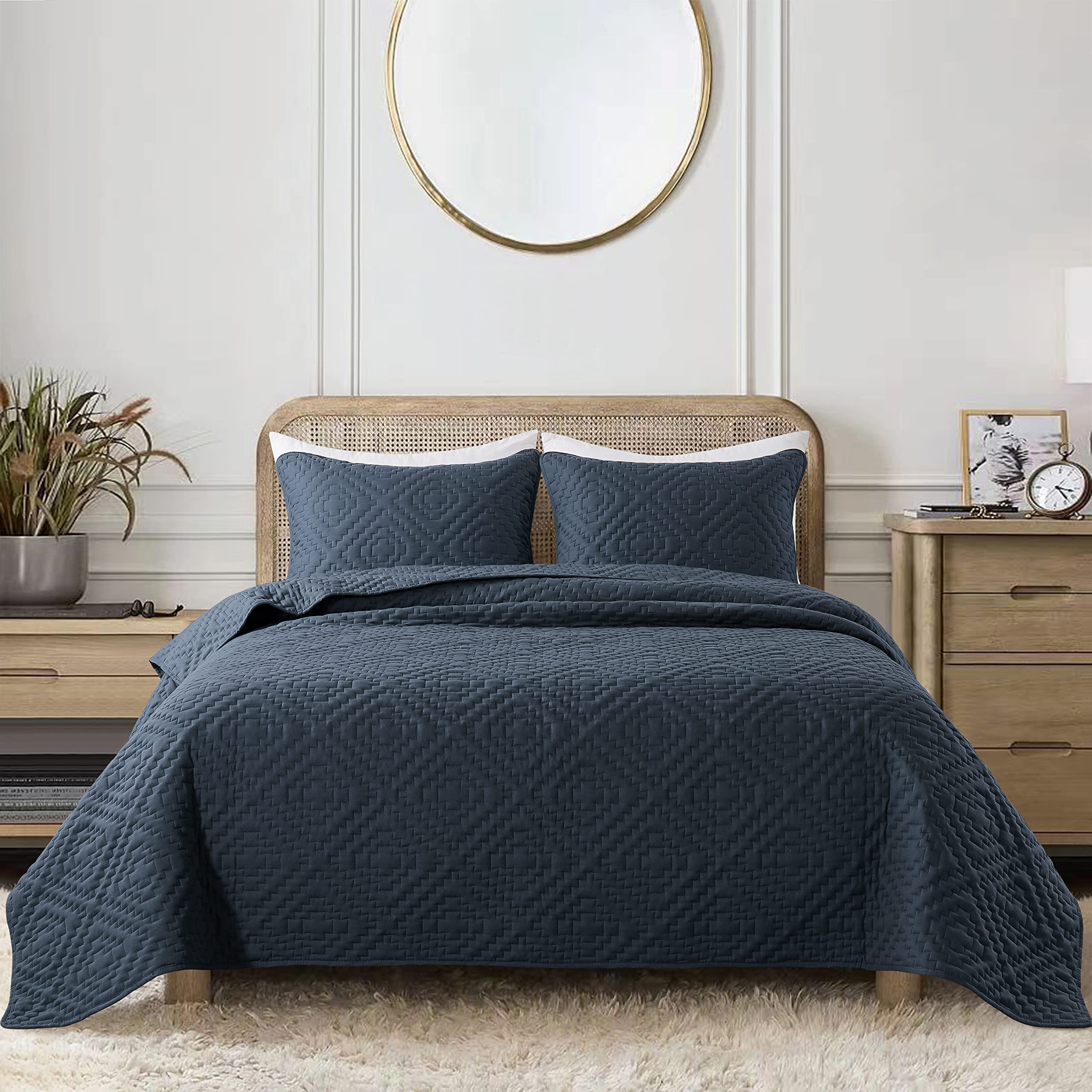 R.Share Oversized California King Size Quilt Bedding Sets With Pillow Shams, Navy Blue Cal King Lightweight Soft Bedspread Cover