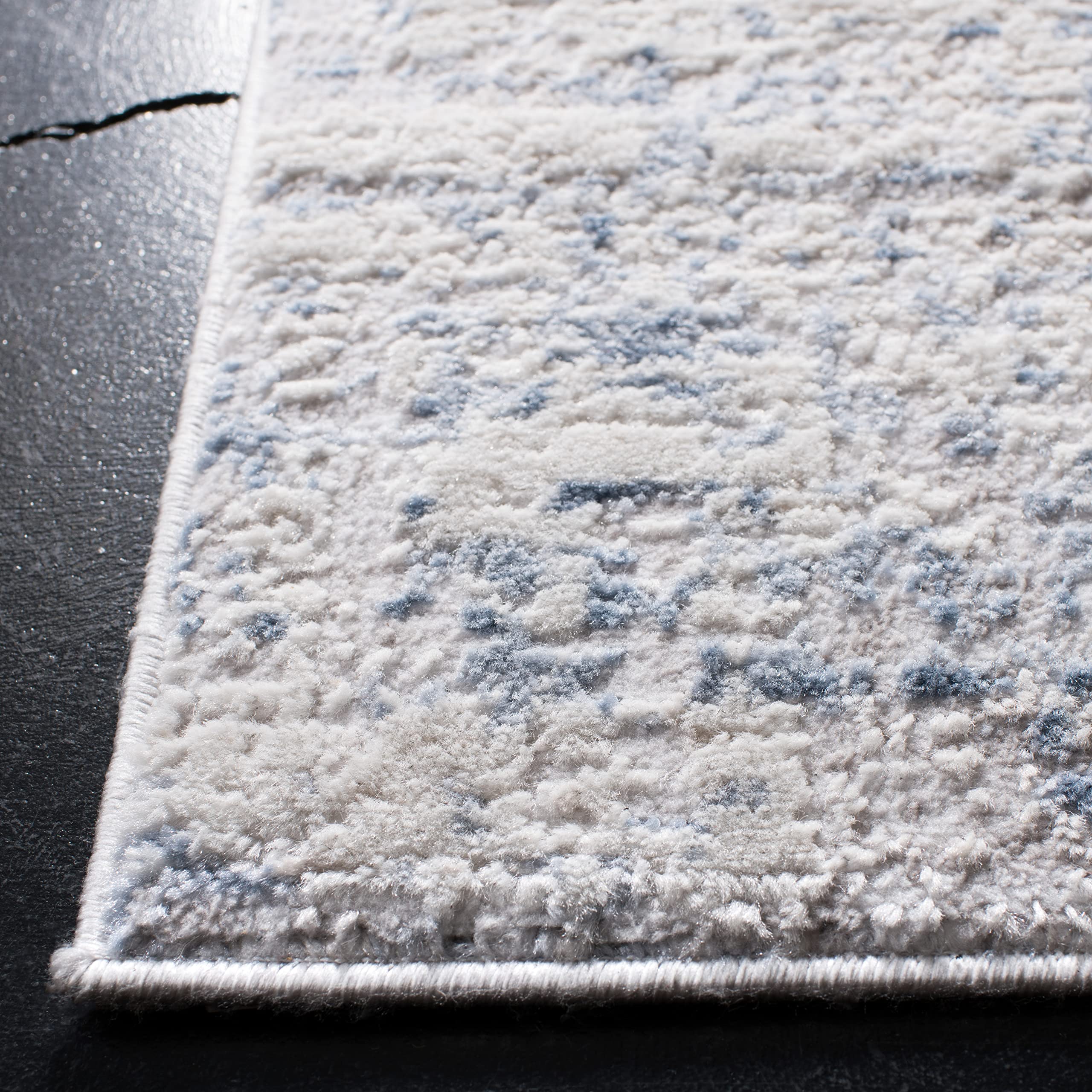Safavieh Amelia Collection Area Rug - 5'3'' X 7'6'', Ivory & Blue, Modern Abstract Design, Non-Shedding & Easy Care, Ideal For H