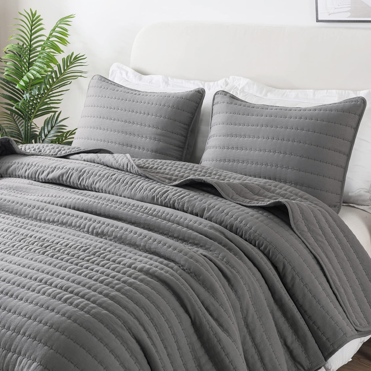 Roaringwild Dark Grey Queen Size Quilt Bedding Sets With Pillow Shams, Full Lightweight Soft Bedspread Coverlet, Quilted Blanket
