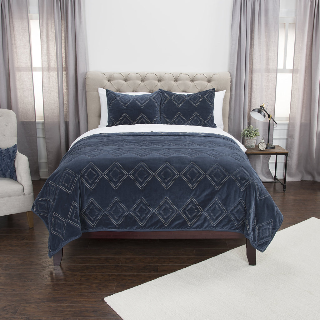 Rizzy Home | BQ4530 | Polyester Quilt | 90"x92" Blue/Metallic/ Geometric