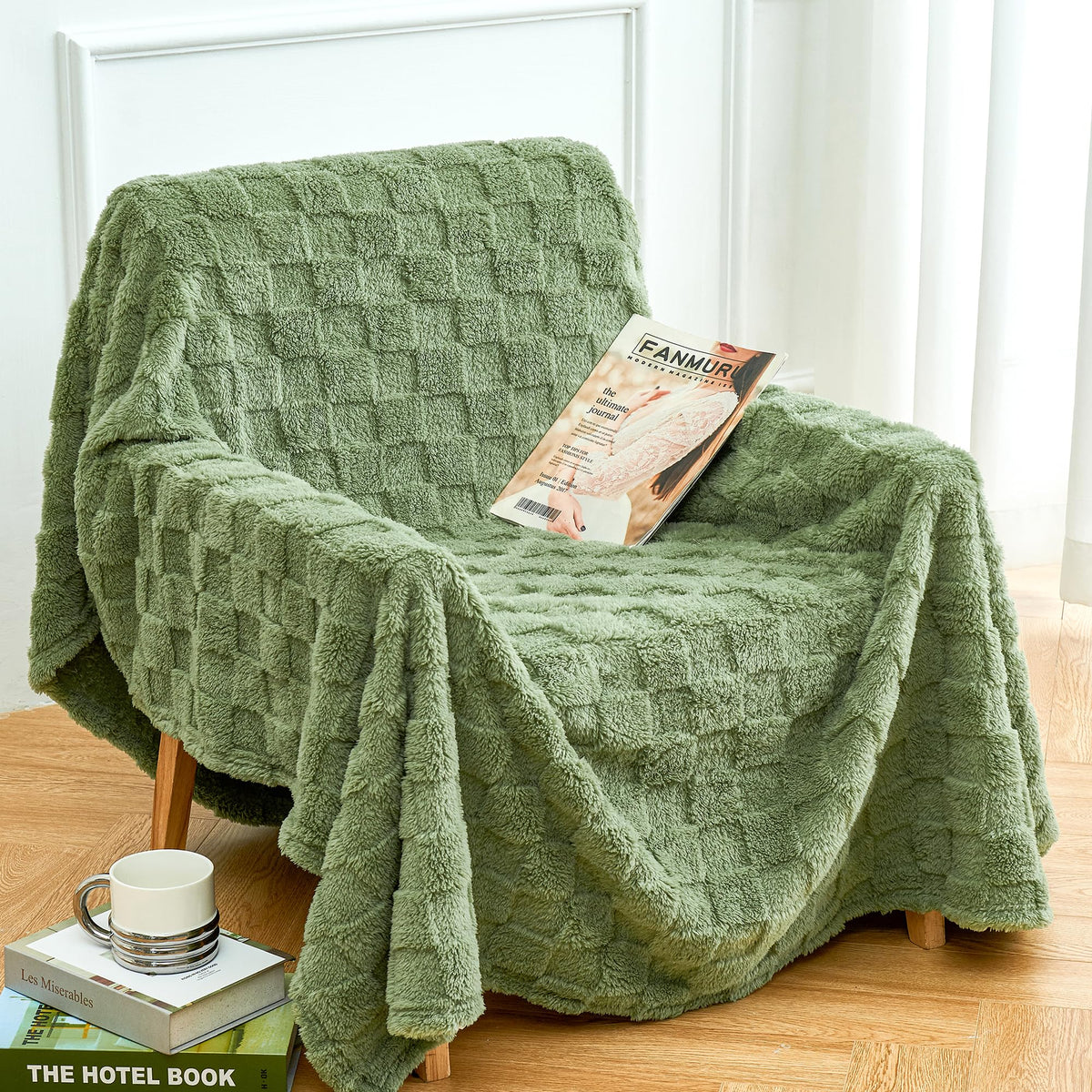 Aganear Fleece Throw Blanket - Cozy Soft Lightweight Fuzzy Checkered Throw Blanket For Women Portable Throw Blankets For Couch,