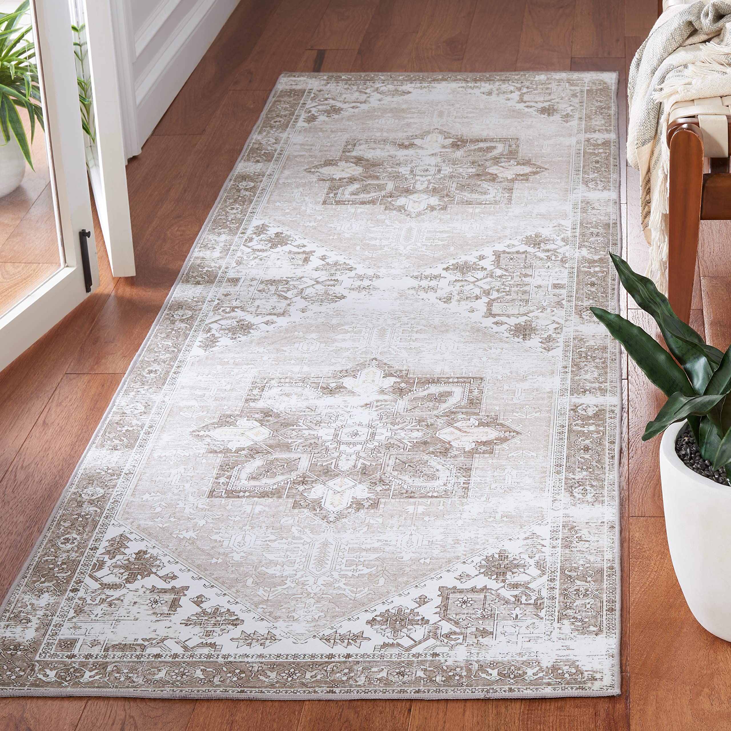 SAFAVIEH Tucson Collection Runner Rug - 26 x 8, Sage & Ivory, Persian Design, Non-Shedding Machine Washable & Slip Resistant I