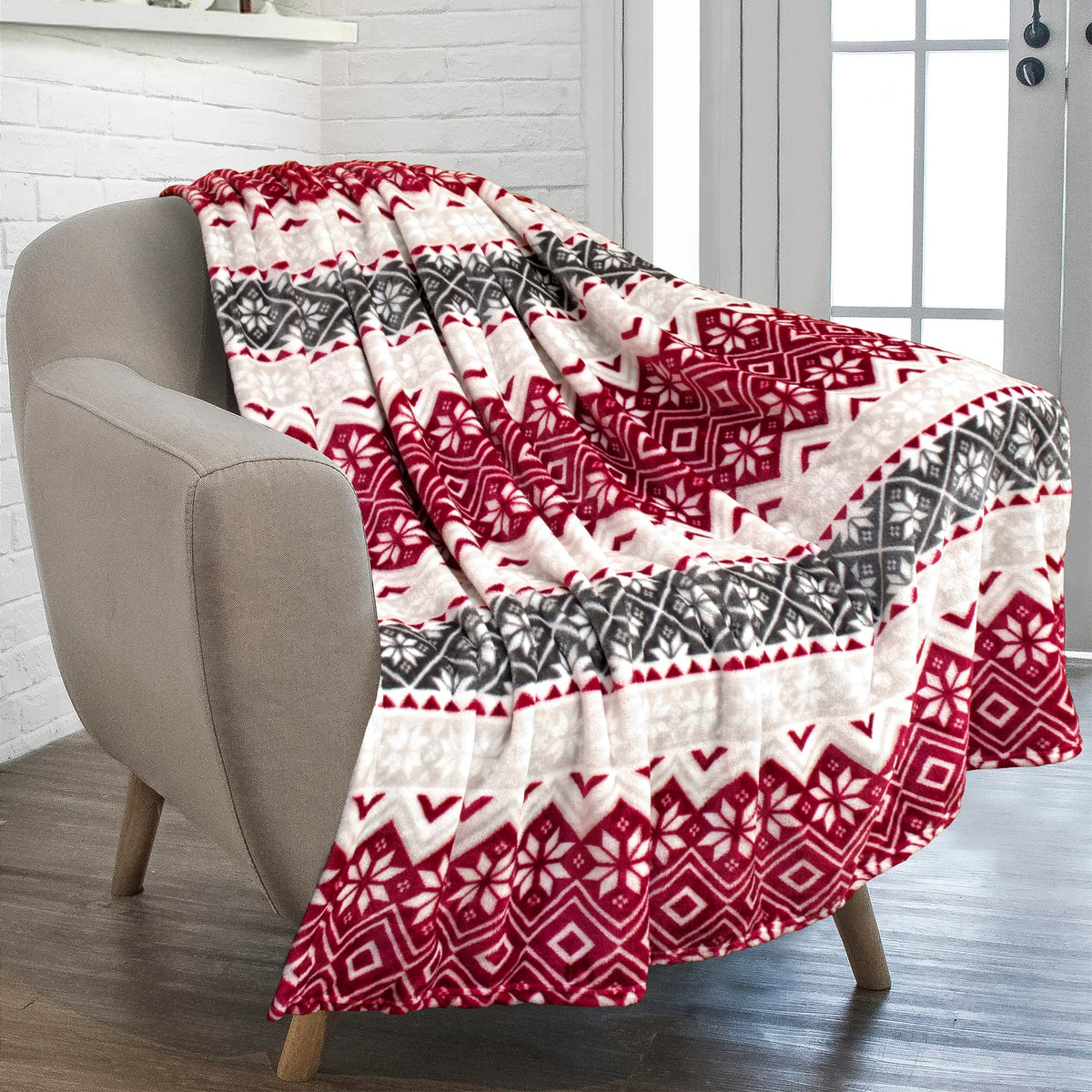 Pavilia Christmas Throw Blanket | Holiday Christmas Red Fleece Blanket | Soft, Plush, Warm Winter Cabin Throw, 50X60 (Red Snowfl