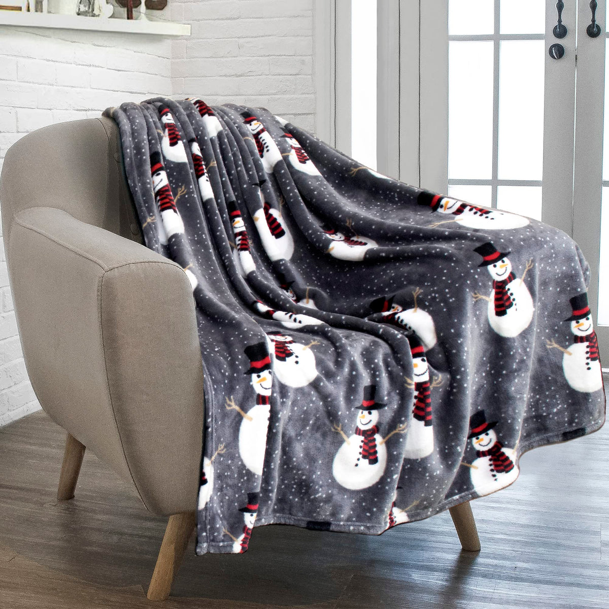 Pavilia Christmas Snowman Throw Blanket | Grey Christmas Fleece Blanket | Soft, Plush, Warm Winter Cabin Throw, 50X60 (Grey Snow
