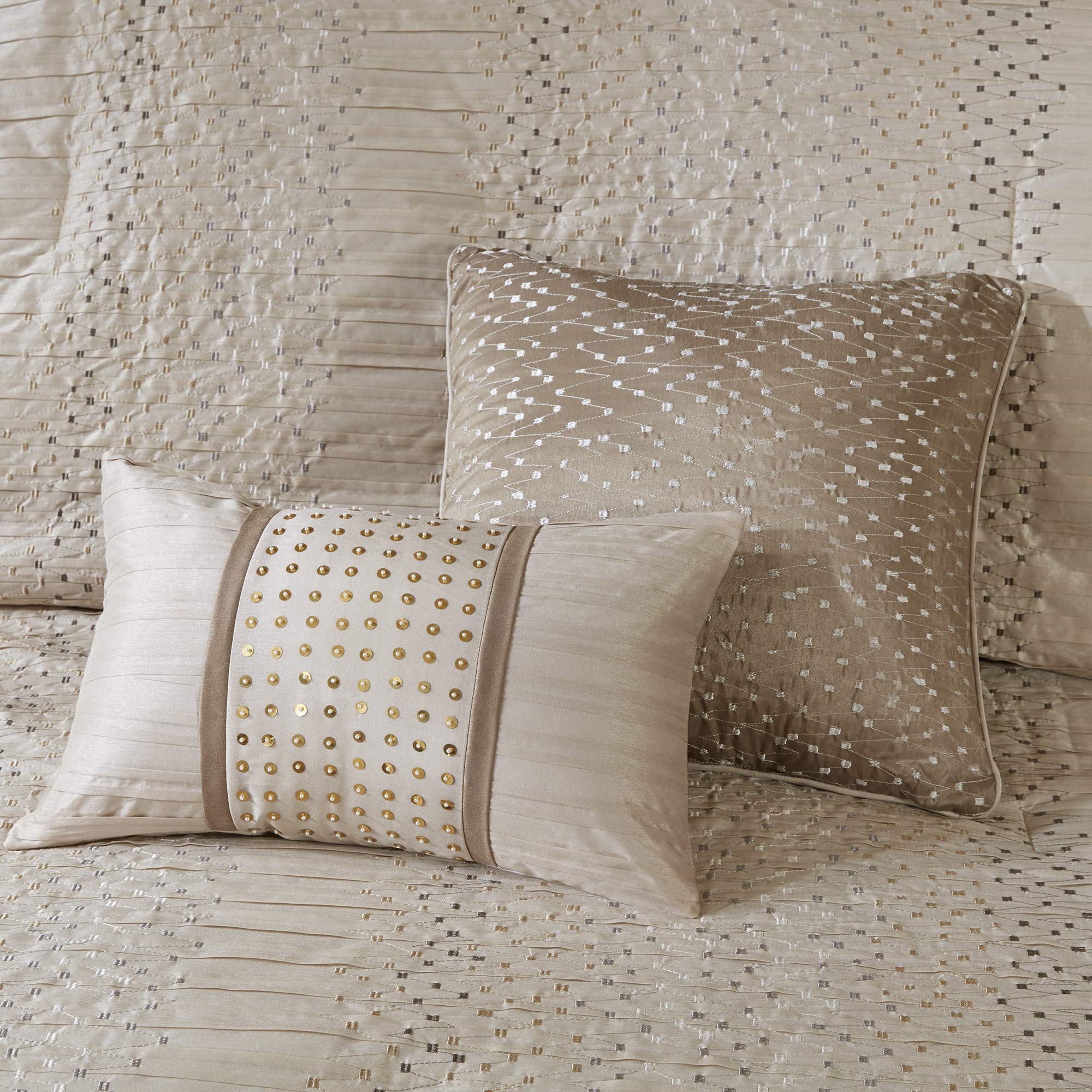 Madison Park Camelia Cozy Comforter Set-Trendy Design All Season Down Alternative Luxury Bedding With Matching Shams, Decorative Pillows, California King (104 In X 92 In), Natural 8 Piece