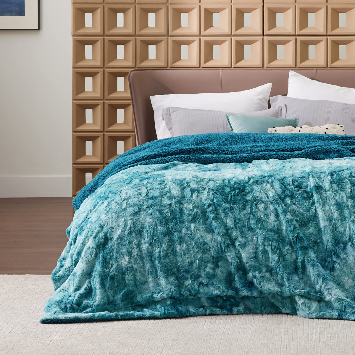 Bedsure Fuzzy Blanket Queen Size - Teal, Soft And Comfy Sherpa, Plush And Furry Faux Fur, Reversible Queen Blankets For Bed, 90X