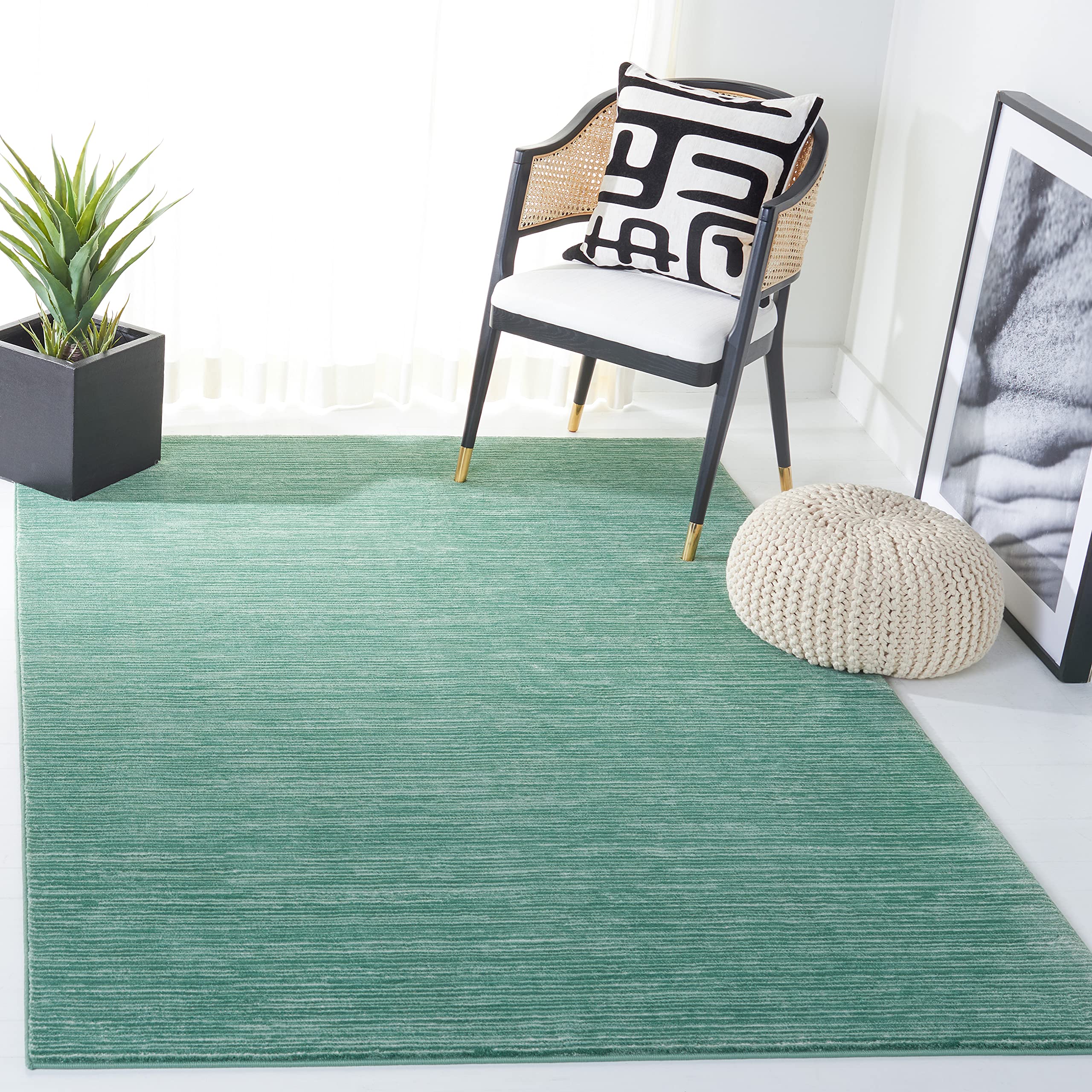 SAFAVIEH Vision Collection Area Rug - 5 Square, Light Green, Modern Ombre Tonal Chic Design, Non-Shedding & Easy Care, Ideal fo