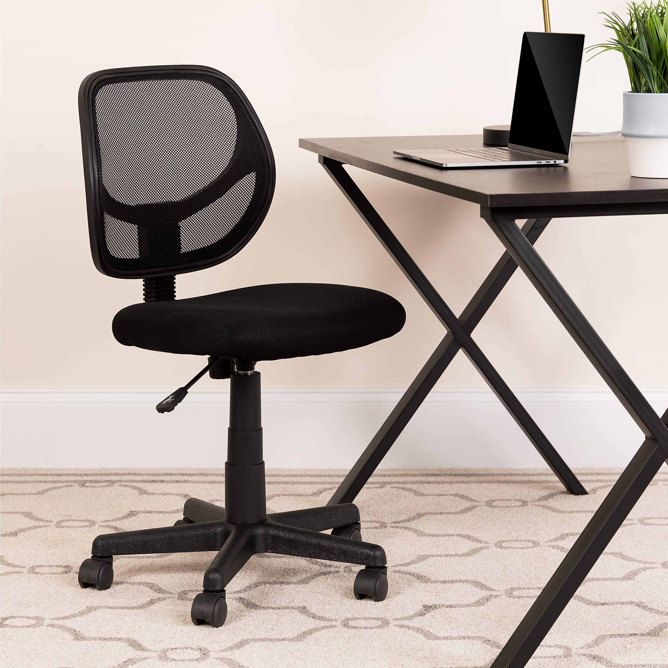 Flash Furniture Neri Low Back Black Mesh Swivel Task Office Chair with Curved Square Back
