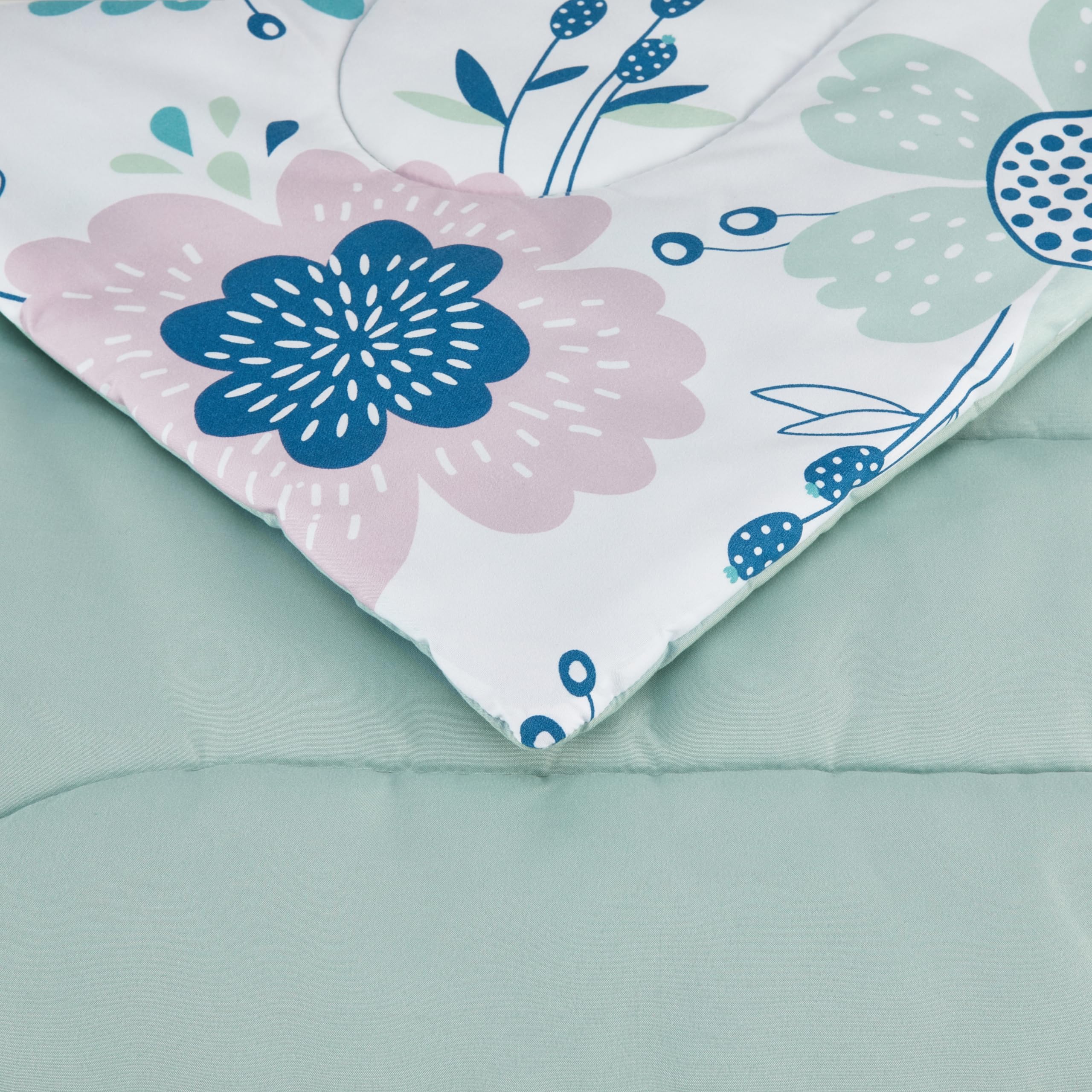 Amazon Basics - 3 Piece Microfiber Kid'S Comforter And Pillow Sham Set, Full/Queen, Purple Flowers, Bluish Pink, Floral