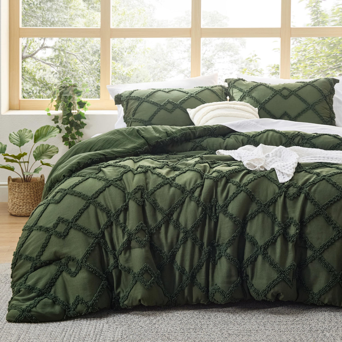 Bedsure Boho Comforter Set Queen - Olive Green Tufted Queen Size Comforter, 3 Pieces Farmhouse Shabby Chic Embroidery Bed Set, S