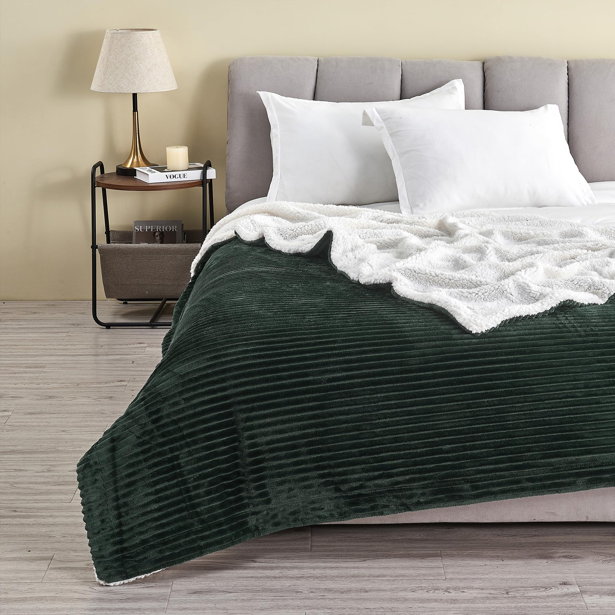 Ribbed Texture Reversible Forest Green Throw Blanket, Fluffy And Luxurious Twin Blanket (90' X 66' Blanket, Forest Green)