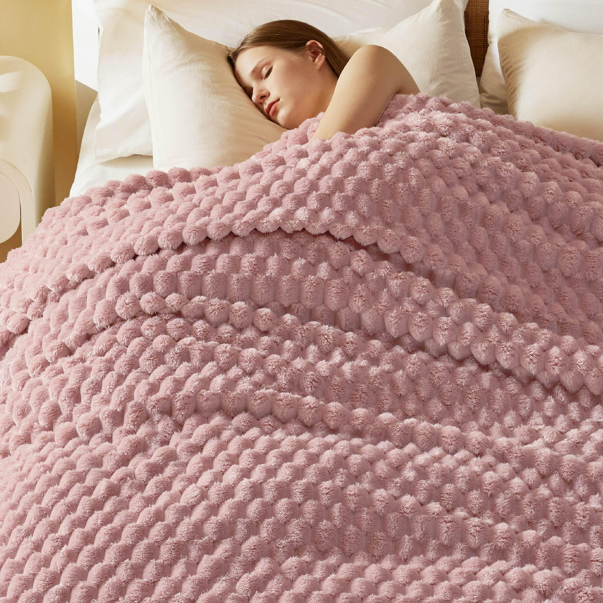 Bedsure Queen Blanket For Bed - Super Soft, Cozy Blankets For Women, Cute Fleece Gifts For Girls, Pink, 90X90 Inches