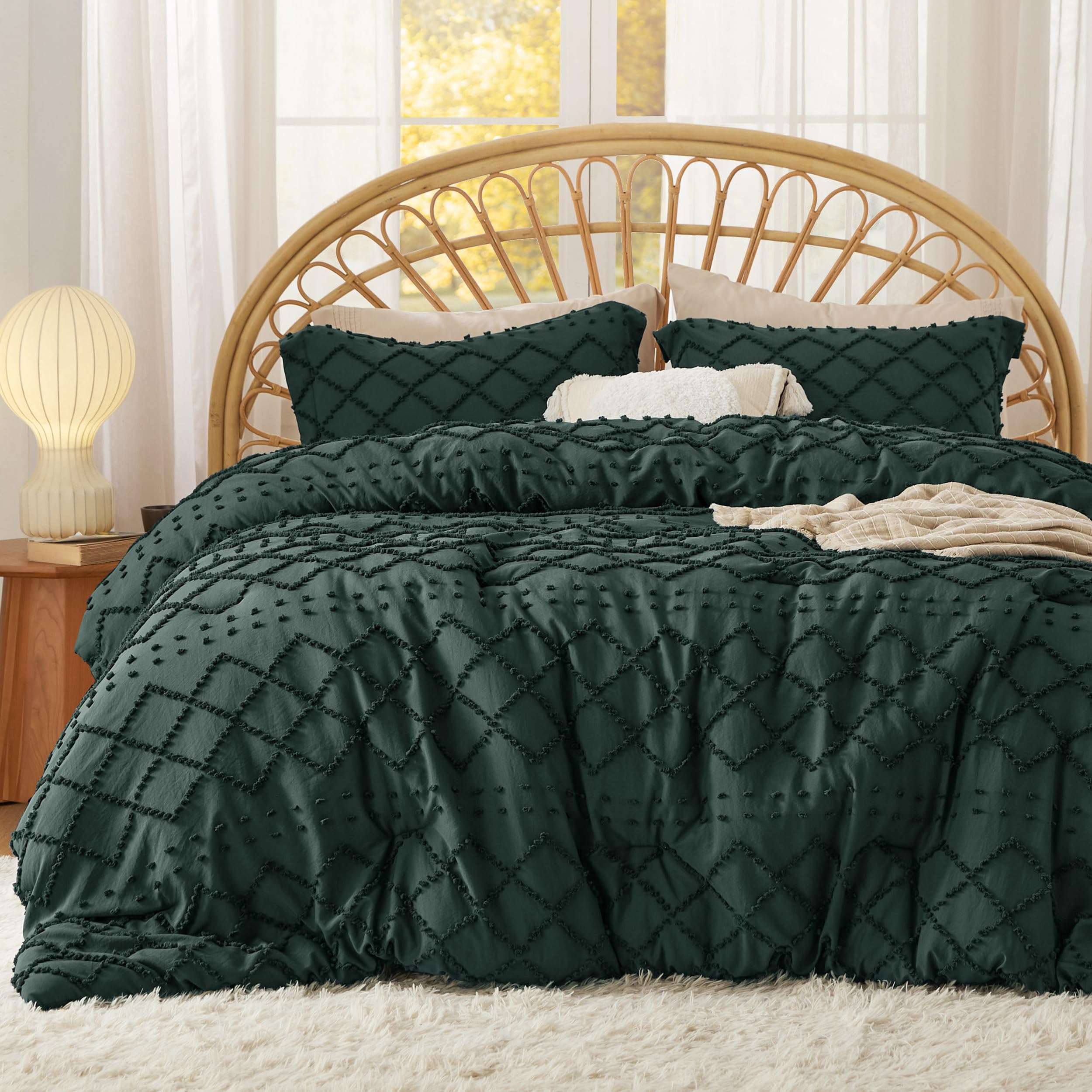 Bedsure Queen Comforter Set - Dark Emerald Green Comforter, Forest Green Boho Tufted Shabby Chic Bedding Comforter Set, 3 Pieces